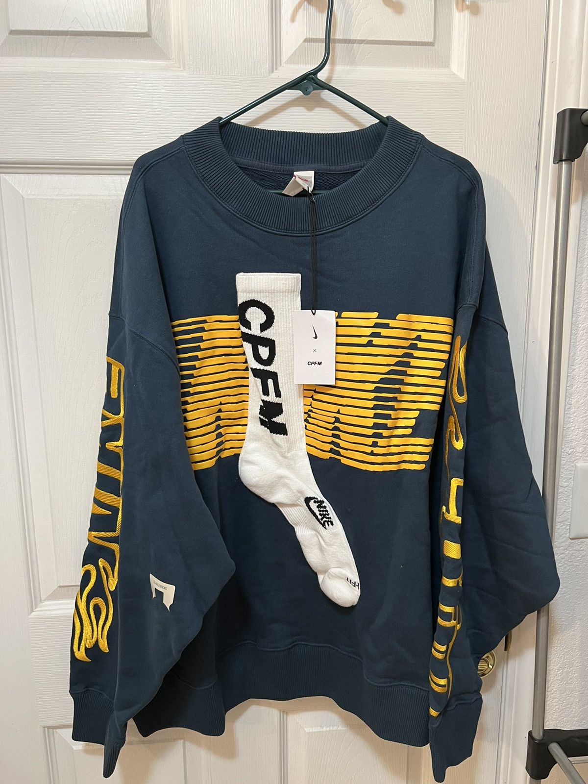 Nike sock sweatshirt online