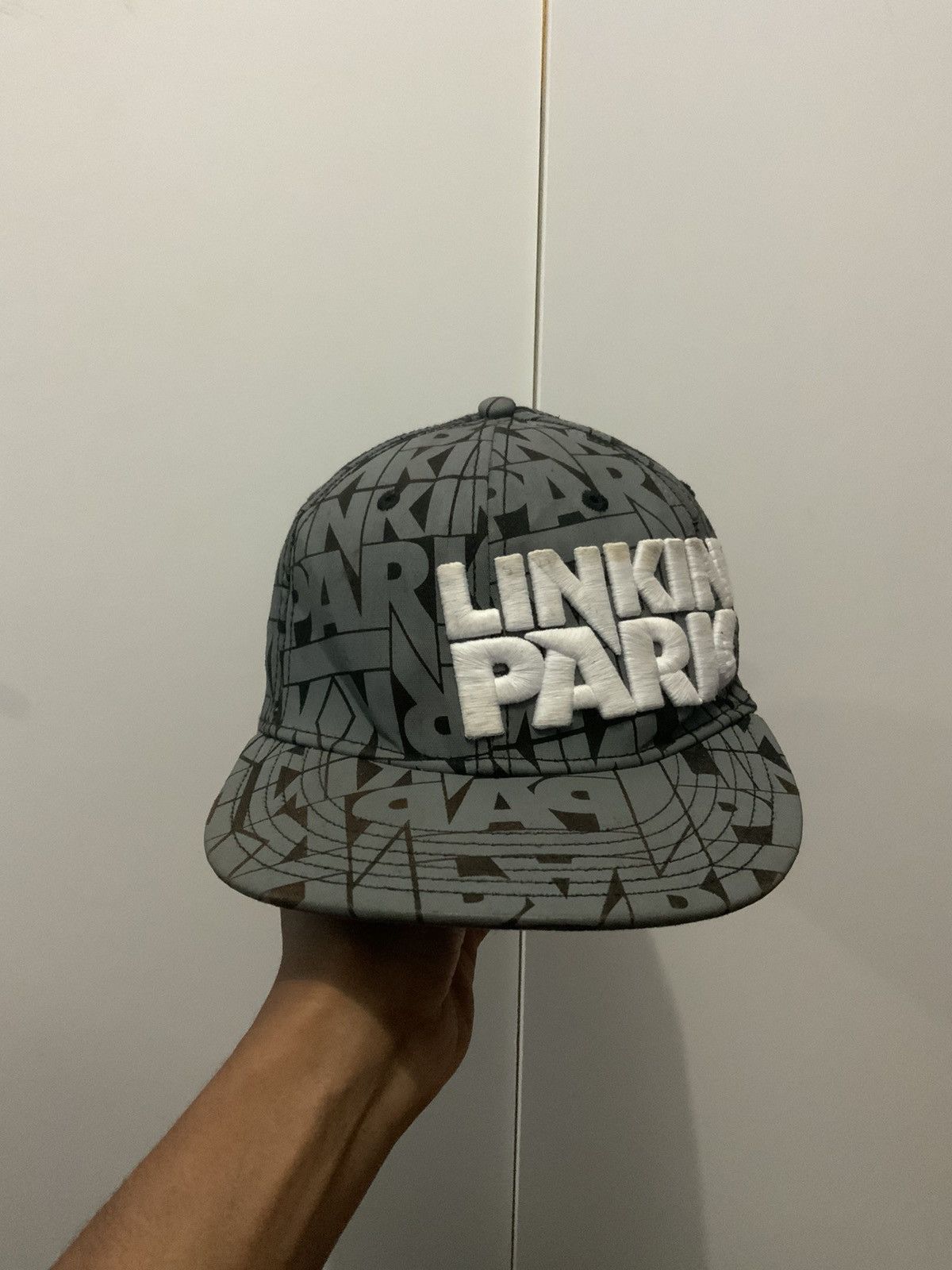 20471120 Linkin Park Virtis ©️2009 Fitted Hat Size ONE SIZE - 3 Thumbnail