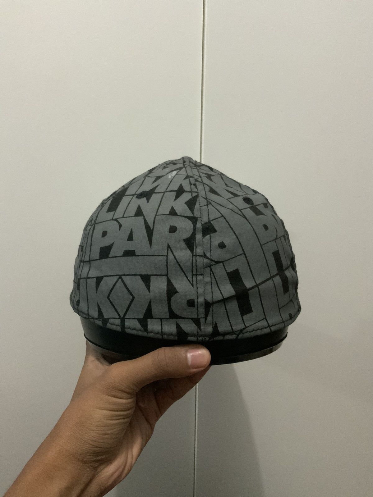 20471120 Linkin Park Virtis ©️2009 Fitted Hat Size ONE SIZE - 5 Thumbnail