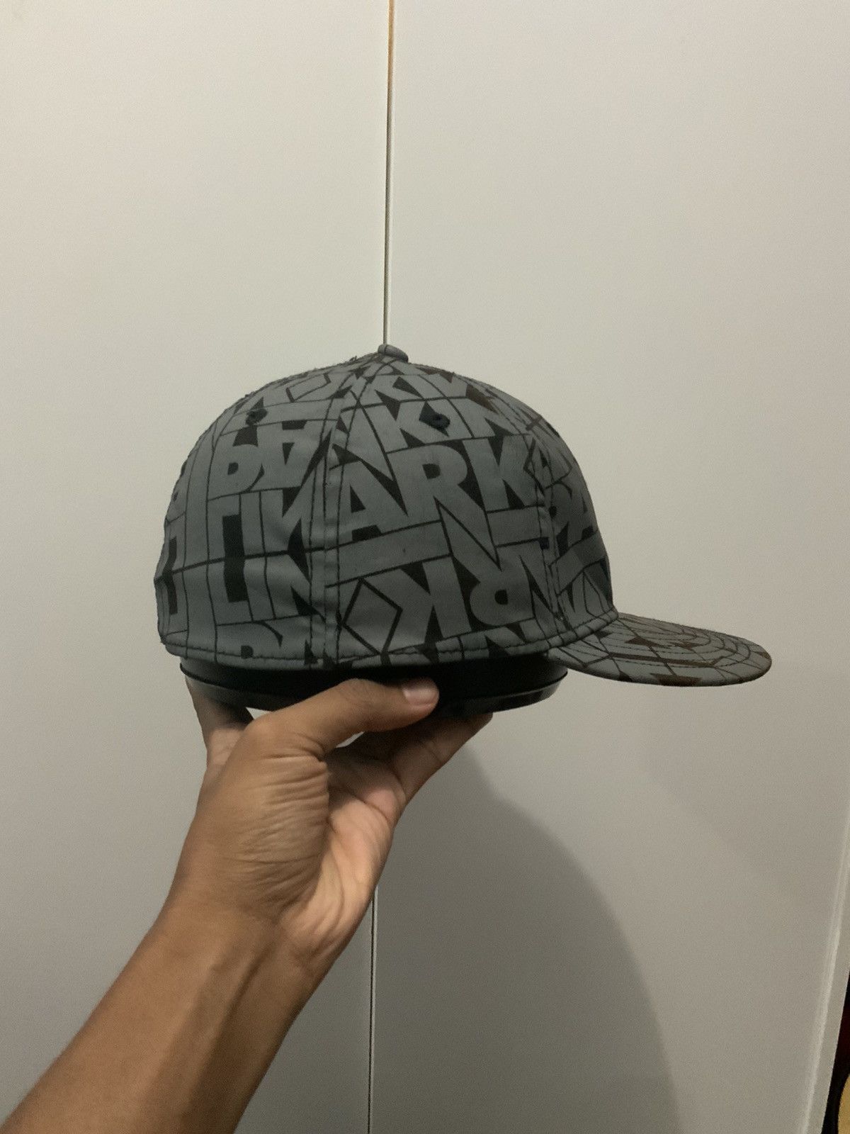20471120 Linkin Park Virtis ©️2009 Fitted Hat Size ONE SIZE - 4 Thumbnail