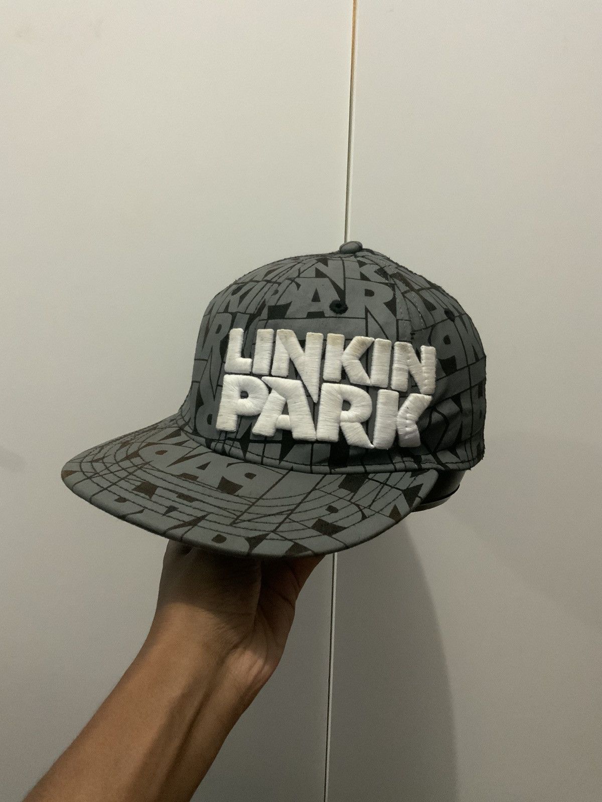 20471120 Linkin Park Virtis ©️2009 Fitted Hat Size ONE SIZE - 2 Thumbnail
