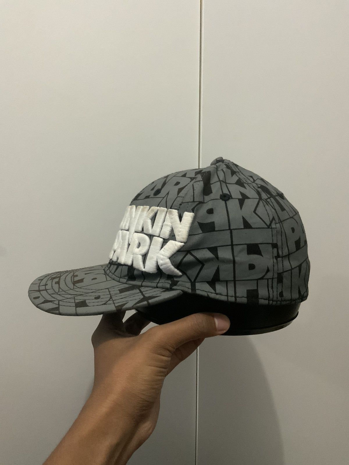20471120 Linkin Park Virtis ©️2009 Fitted Hat Size ONE SIZE - 6 Thumbnail