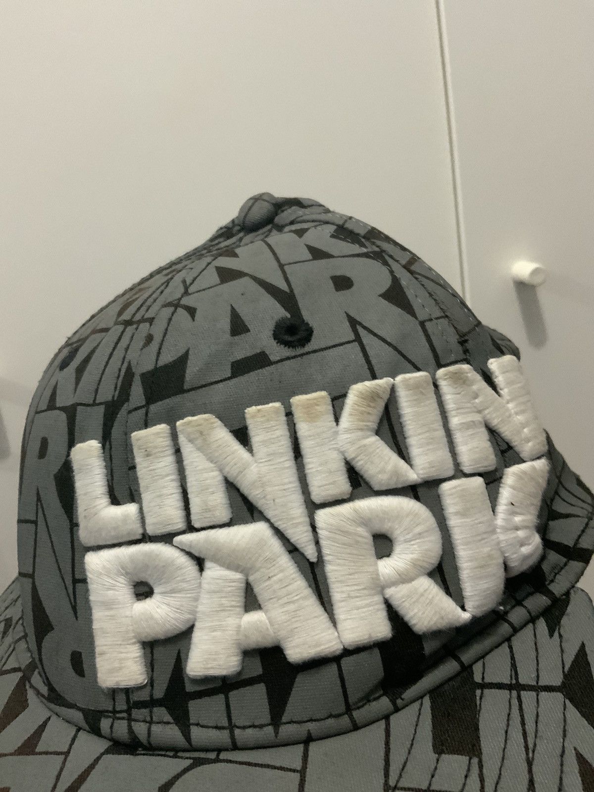 20471120 Linkin Park Virtis ©️2009 Fitted Hat Size ONE SIZE - 11 Thumbnail