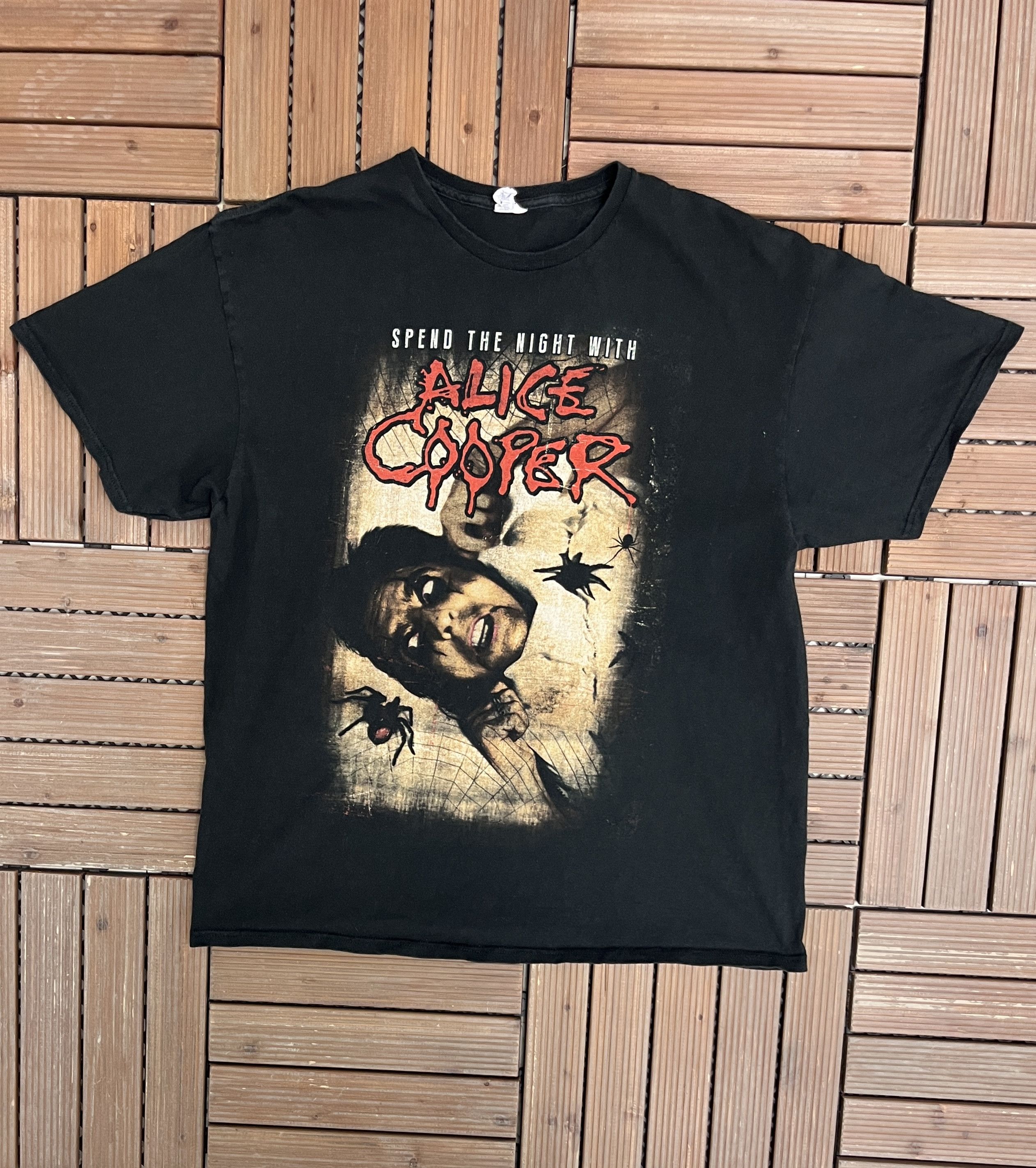 Vintage Spend The Night With Alice Cooper Rock T-Shirt Size US XL / EU 56 / 4 - 1 Thumbnail