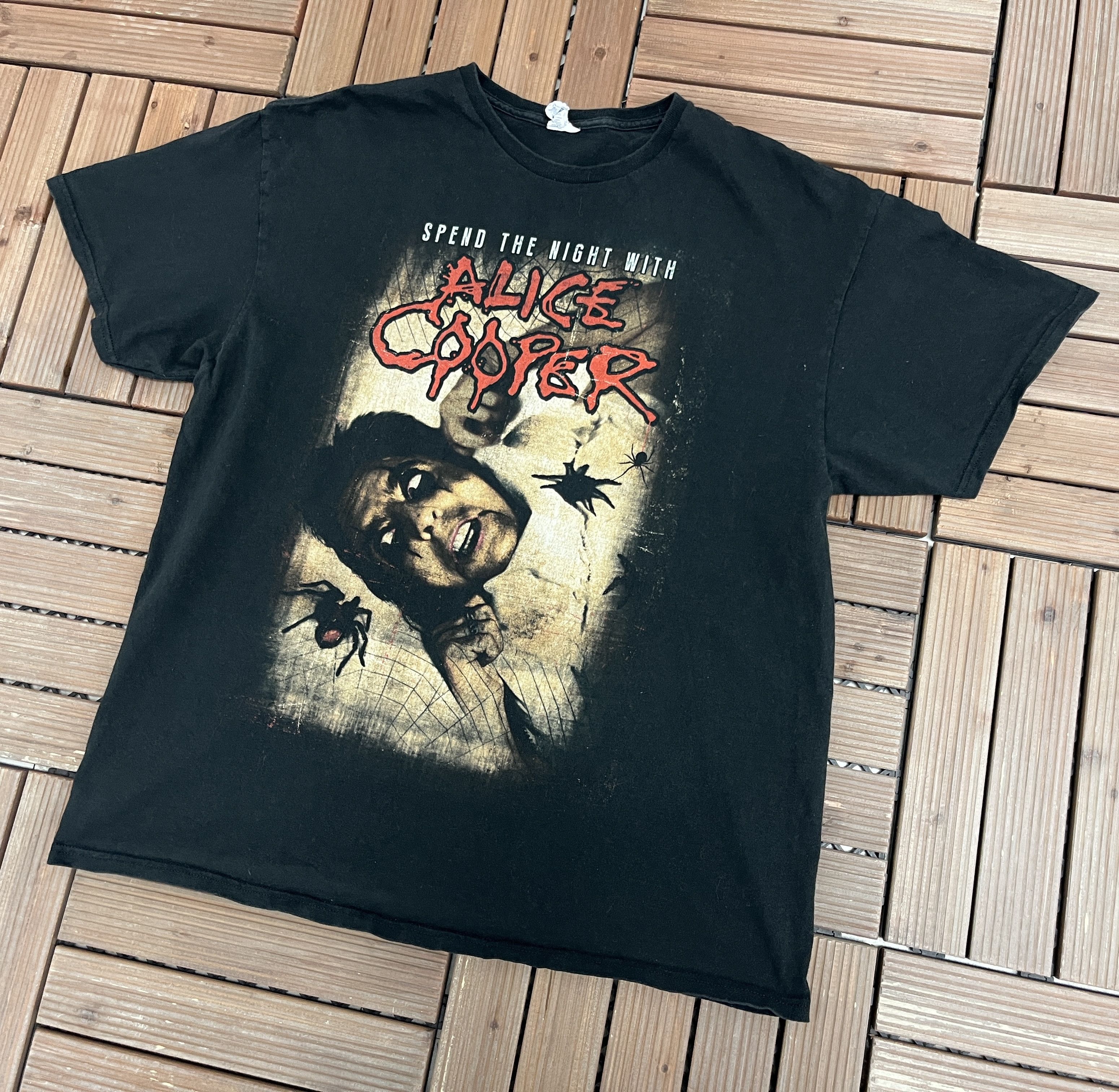 Vintage Spend The Night With Alice Cooper Rock T-Shirt Size US XL / EU 56 / 4 - 3 Thumbnail