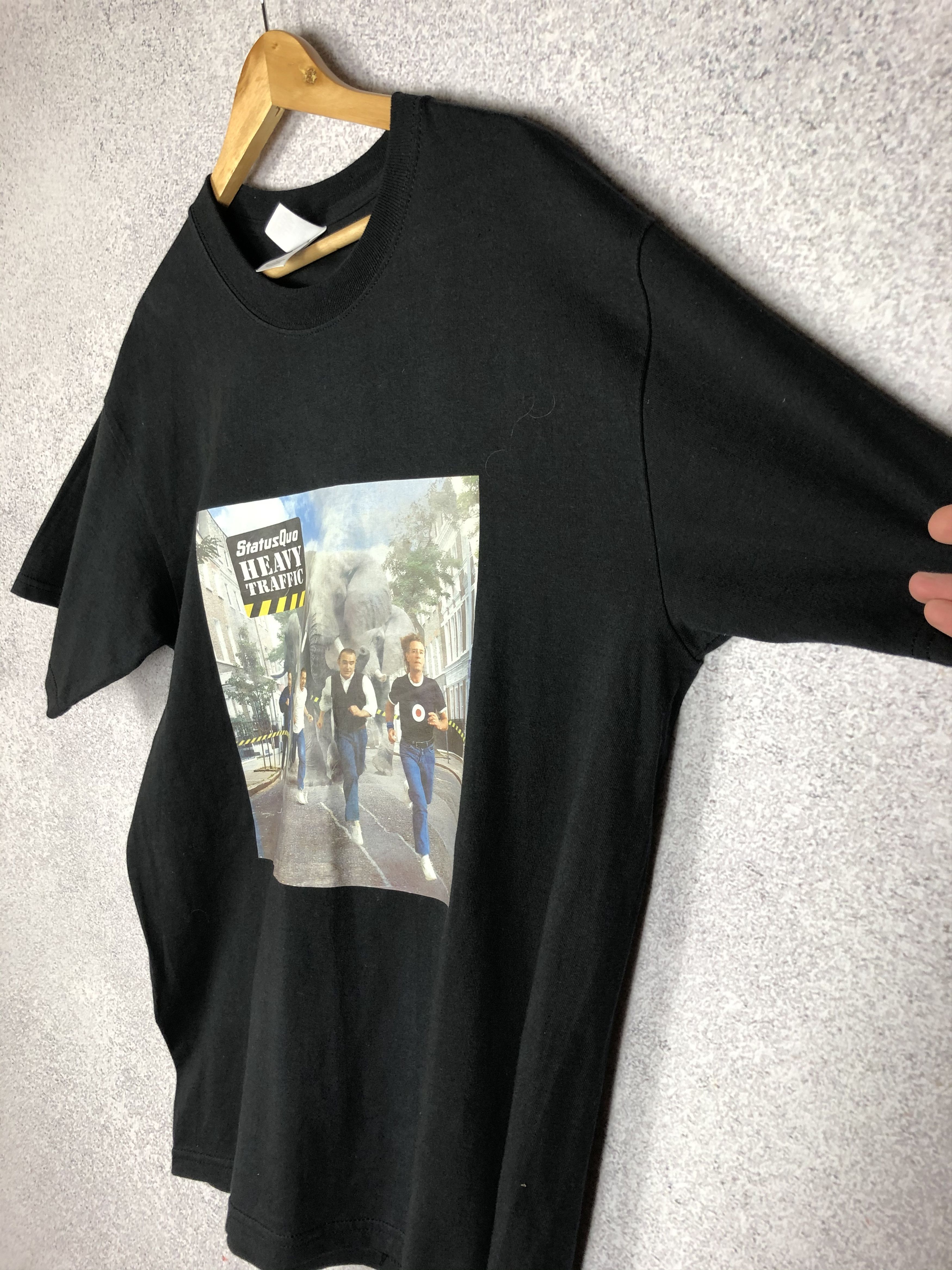 Band Tees × Vintage Vintage StatusQuo World Tour 2002 Band T-Shirt Size US L / EU 52-54 / 3 - 7 Thumbnail