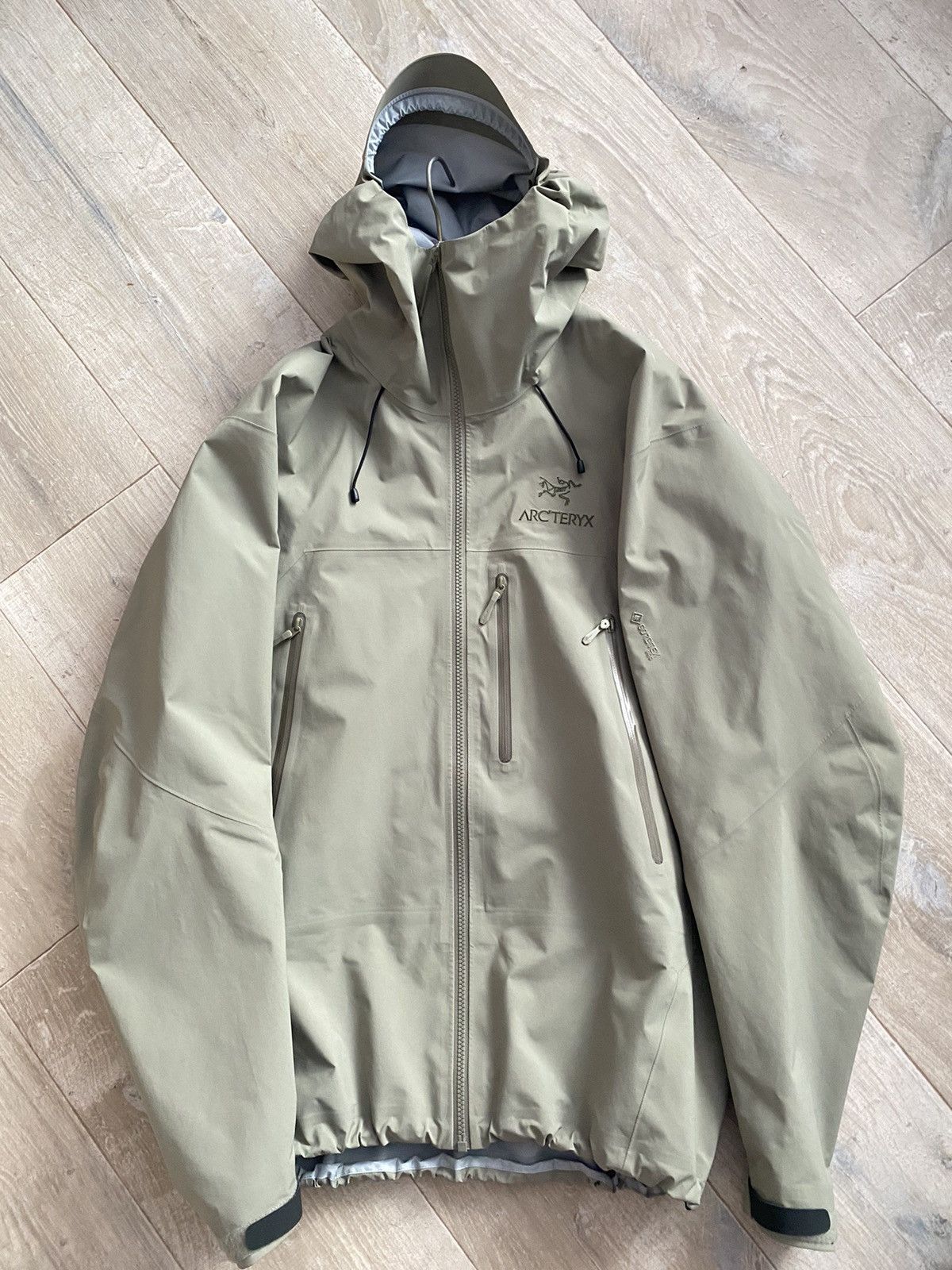 Arc'Teryx Arcteryx Beta SV Gore-tex Shell Jacket Distortion Beige 