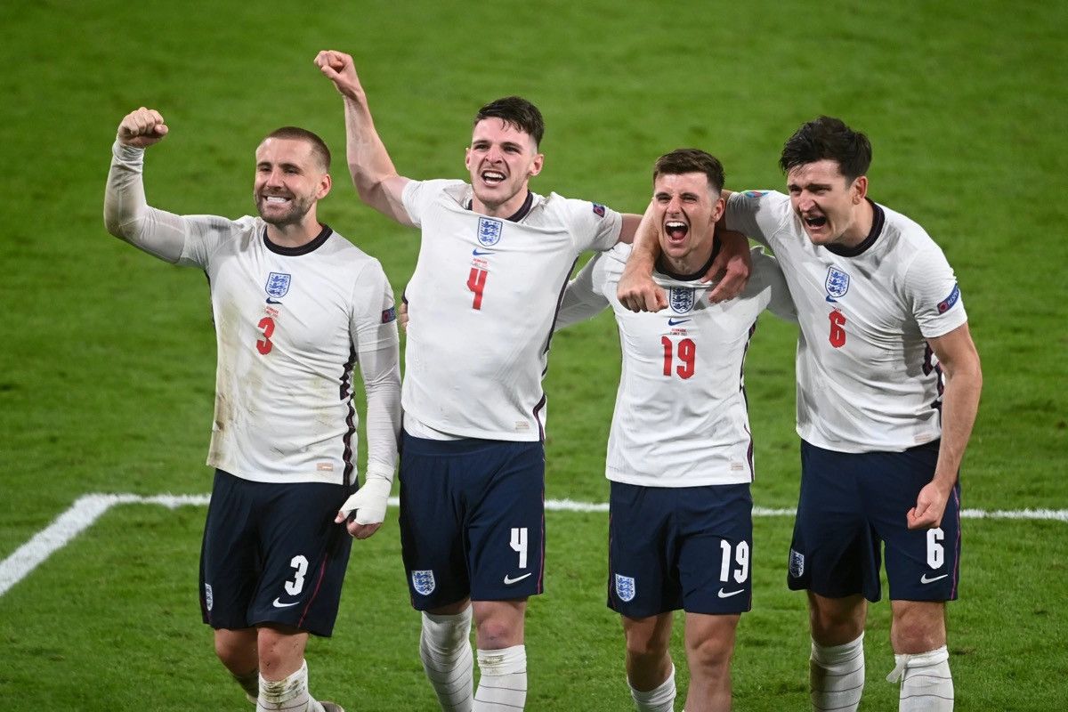 Nike 2020 2022 England National Nike Euro Home Kit Soccer Jersey Size US S / EU 44-46 / 1 - 2 Thumbnail