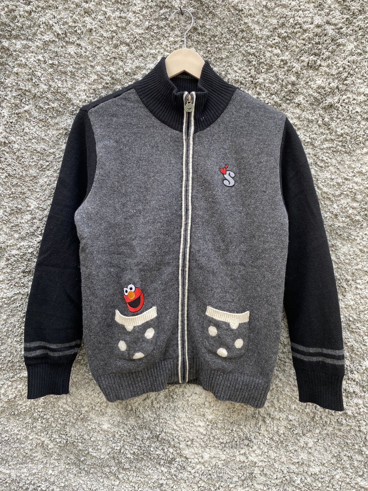 Vintage Sesame street knitwear embroided logo
