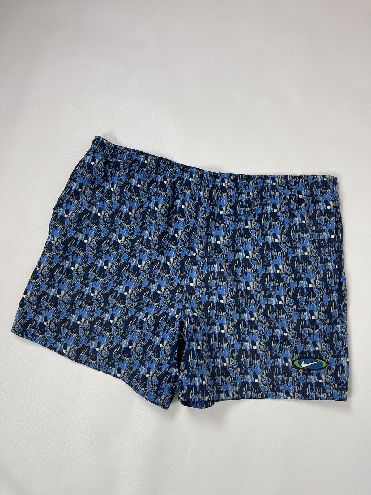 Nike Nike vintage 90s blue pattern logo shorts Size US 36 / EU 52 - 1 Thumbnail