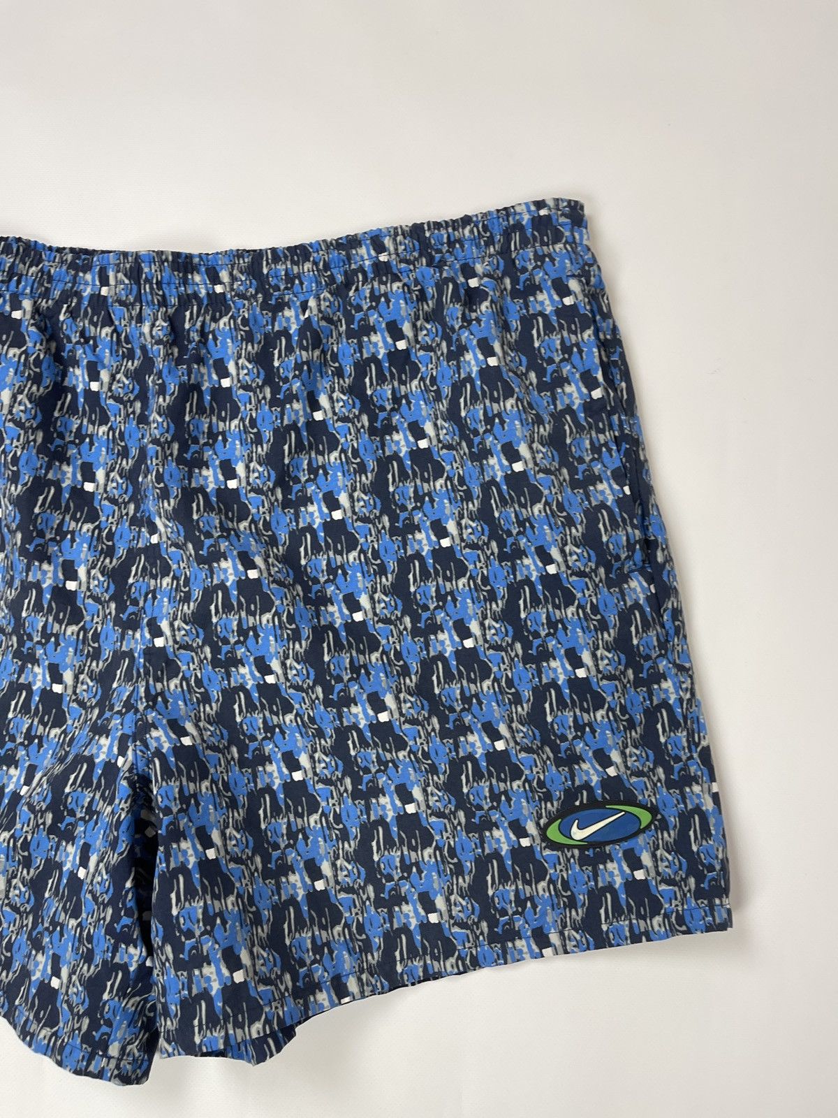 Nike Nike vintage 90s blue pattern logo shorts Size US 36 / EU 52 - 4 Thumbnail
