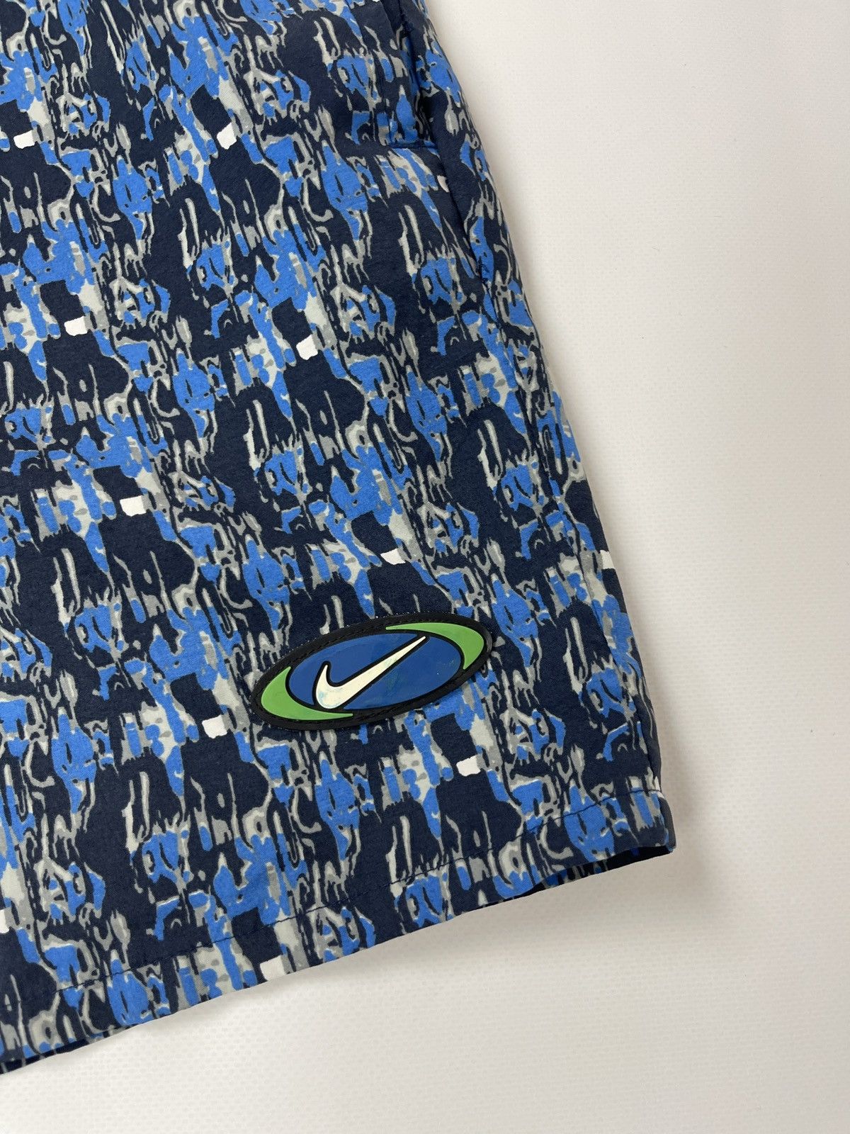 Nike Nike vintage 90s blue pattern logo shorts Size US 36 / EU 52 - 5 Thumbnail