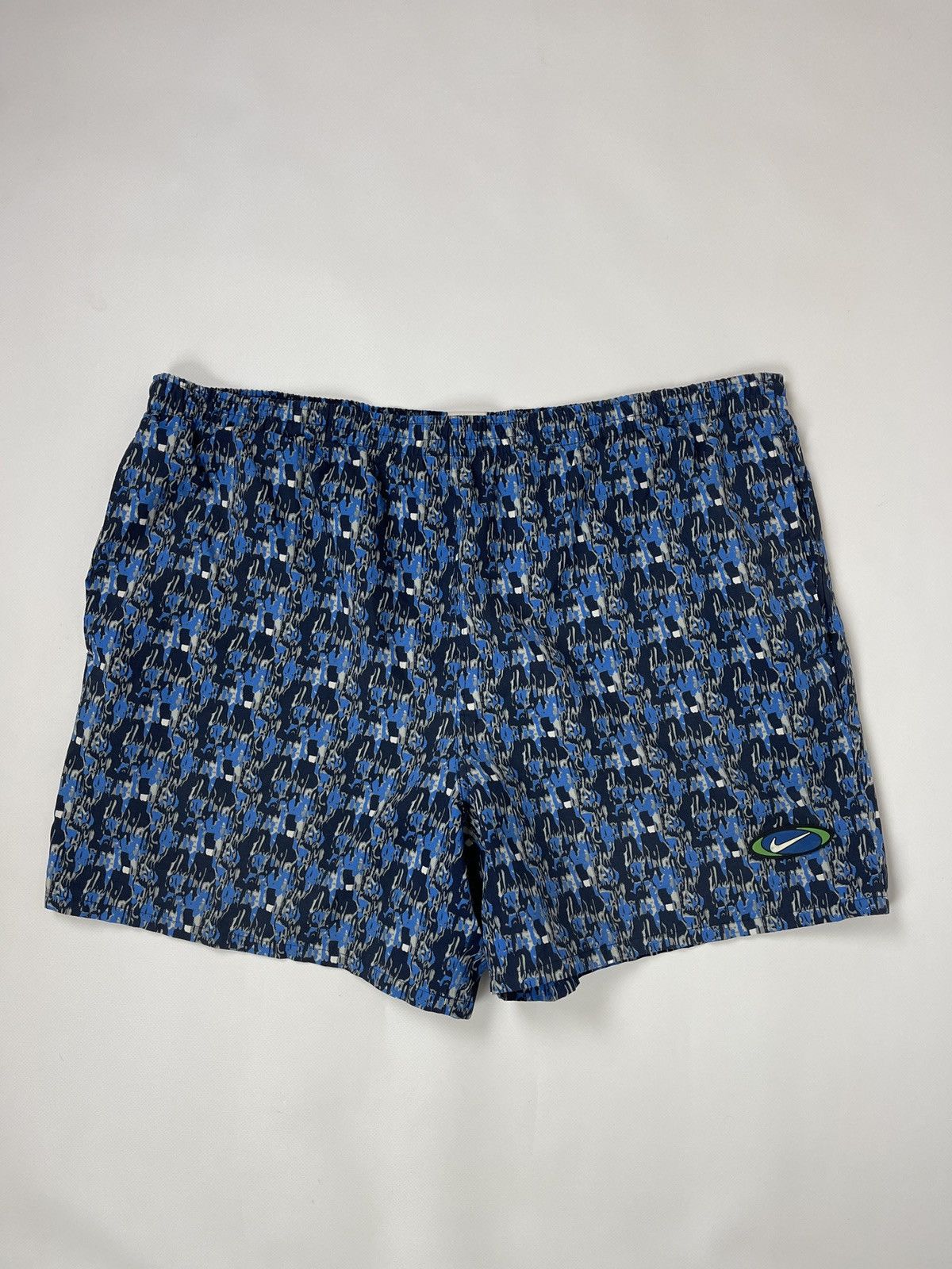 Nike Nike vintage 90s blue pattern logo shorts Size US 36 / EU 52 - 2 Thumbnail