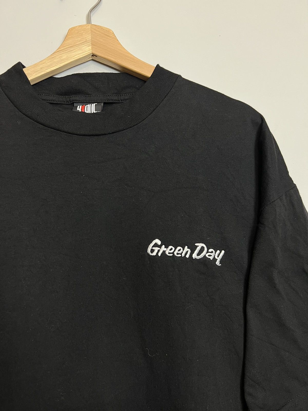 Band Tees Rare Vintage 90s Green Day Embroided Logo Punk Band Tshirt Size US XL / EU 56 / 4 - 2 Thumbnail