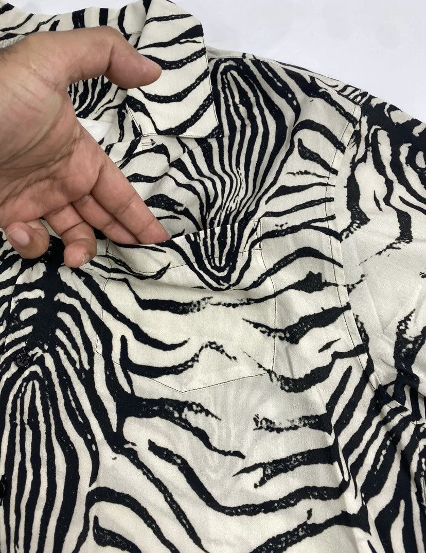 Celine × Hedi Slimane CELINE LOOSE HAWAIIAN SHIRT IN VISCOSE WITH ZEBRA PRINT Size US M / EU 48-50 / 2 - 4 Thumbnail