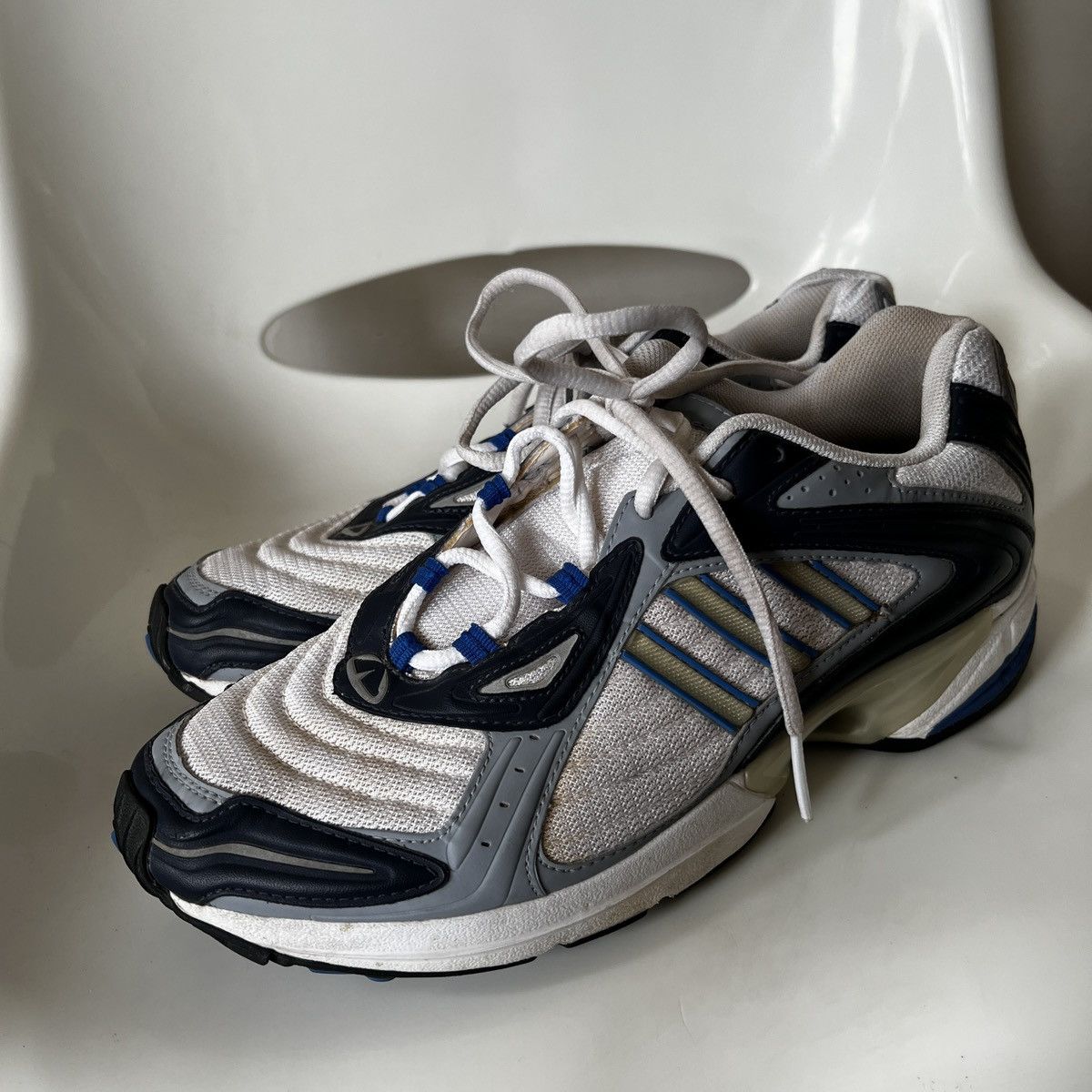 2003 Adidas technical Response-style sneaker