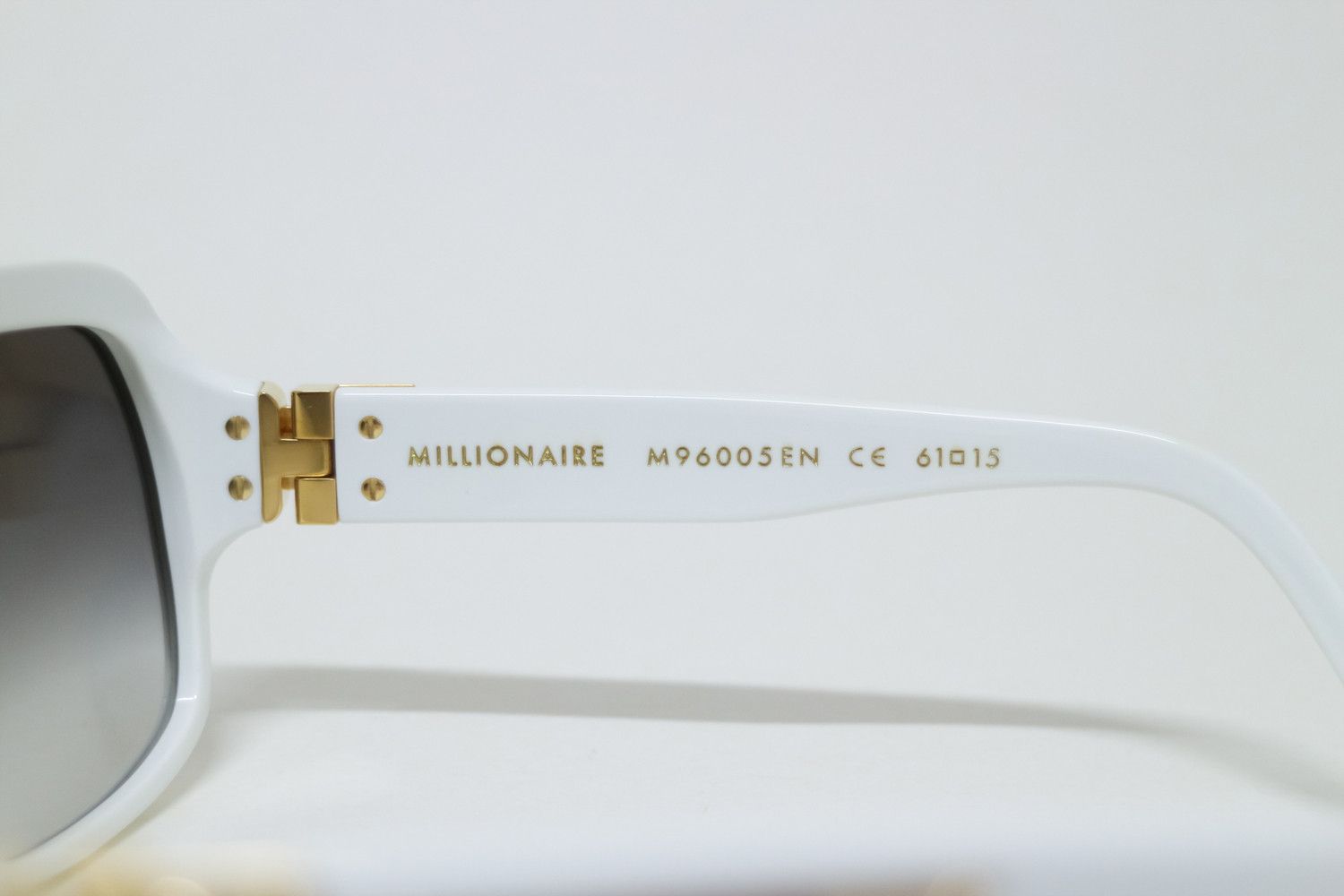 Louis Vuitton × Pharrell Louis Vuitton White Millionaire Sunglasses OG PHARRELL NIGO Size ONE SIZE - 7 Thumbnail