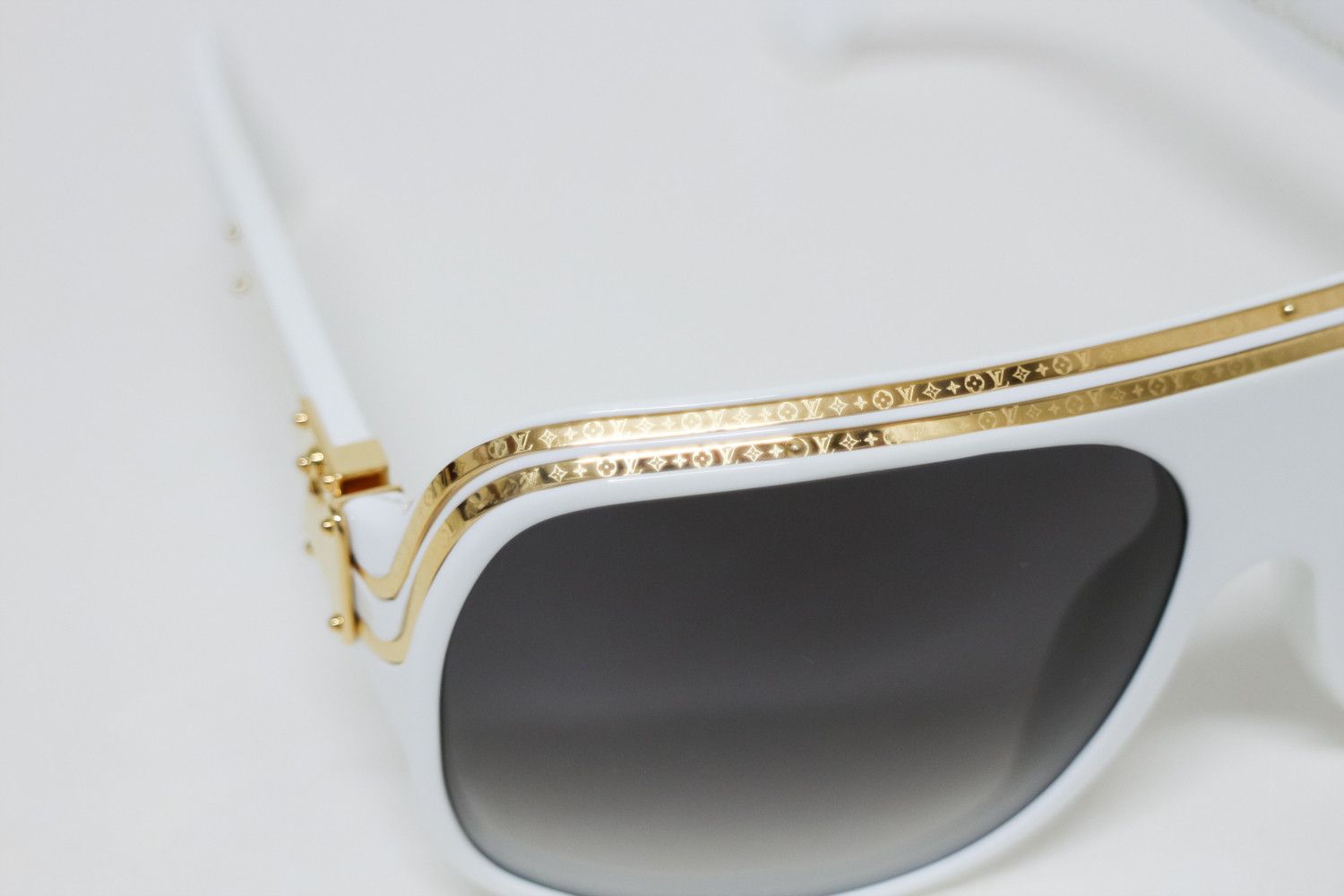 Louis Vuitton × Pharrell Louis Vuitton White Millionaire Sunglasses OG PHARRELL NIGO Size ONE SIZE - 10 Thumbnail