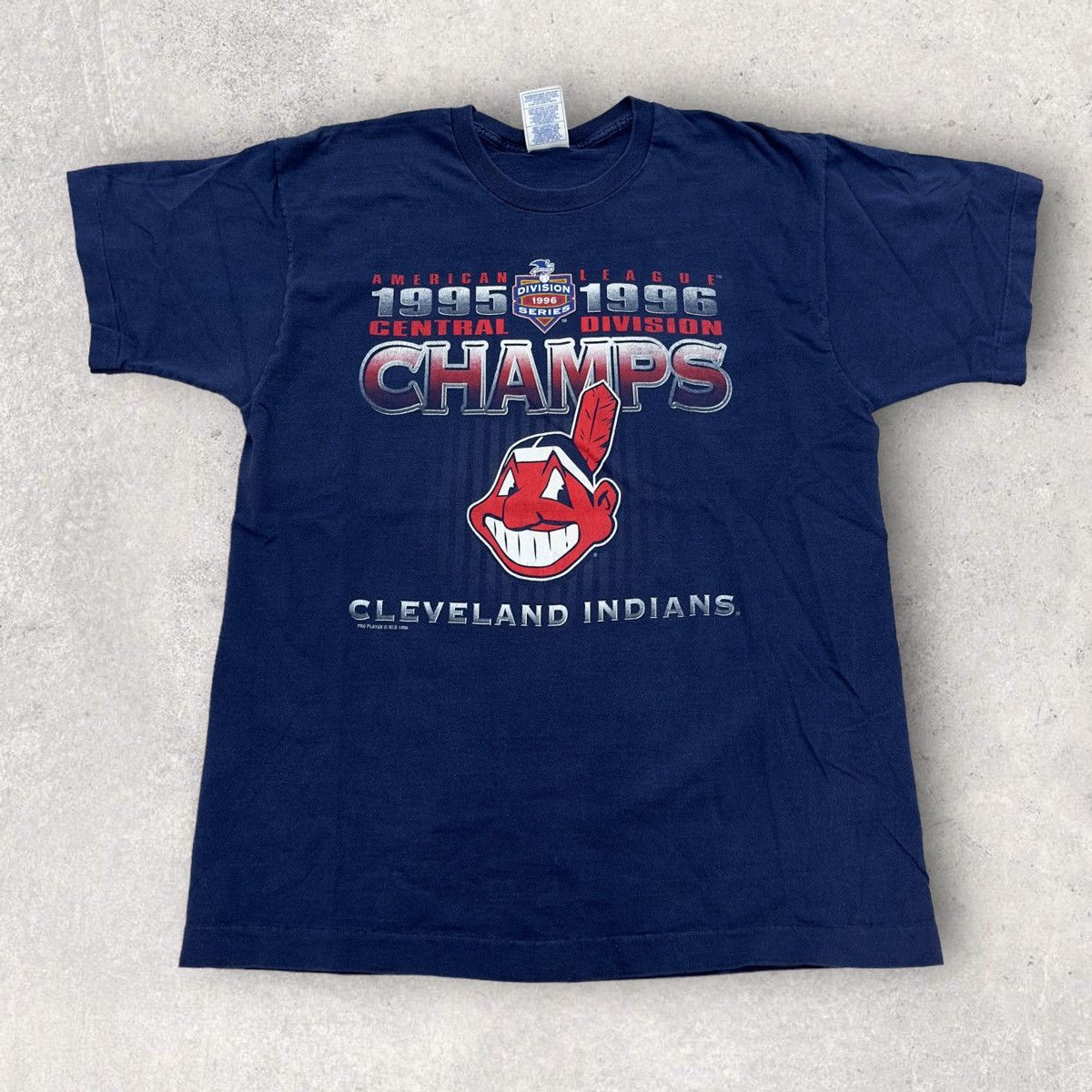 MLB × Pro Player × Vintage Vintage Cleveland Indians tee Size US L / EU 52-54 / 3 - 1 Thumbnail