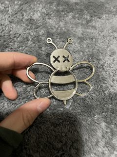 DIOR X KAWS BEE KEYCHAIN