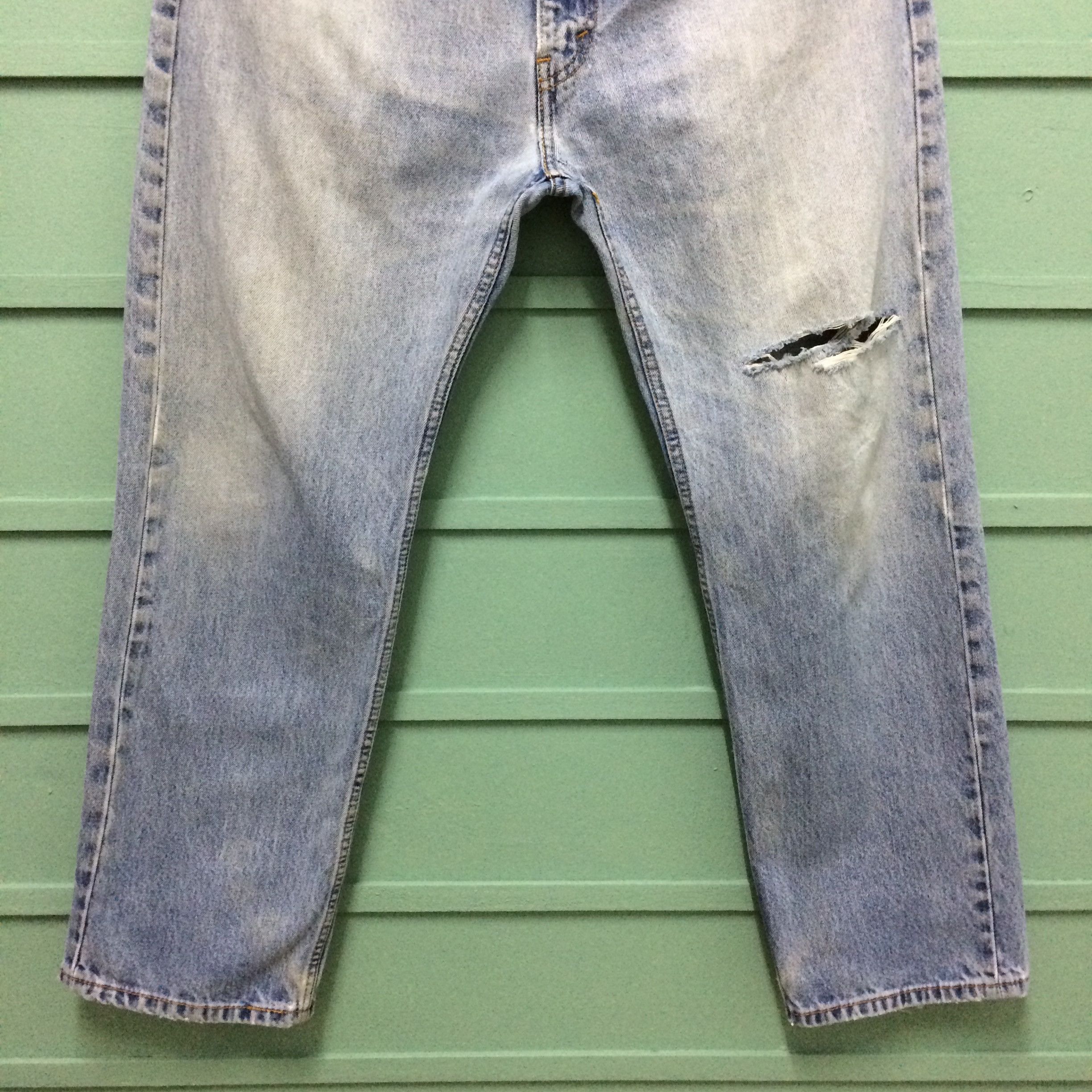 Levi's × Vintage Vintage Distressed Levis 505 Ripped Jeans #B-196 Size US 38 / EU 54 - 6 Thumbnail
