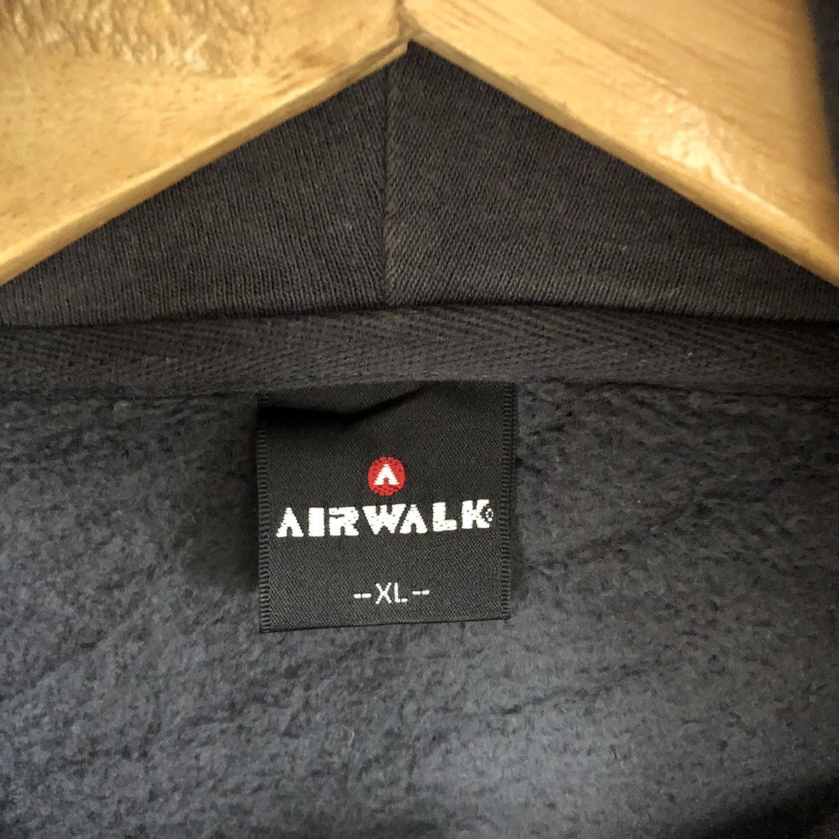 Airwalk VINTAGE AIRWALK FADED SWEATSHIRTS HOODIES Size US XL / EU 56 / 4 - 6 Thumbnail