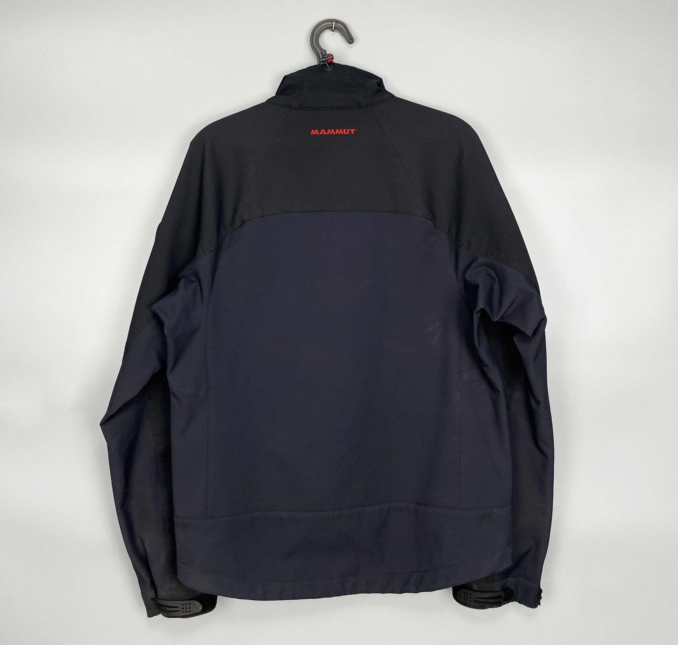 Mammut Mammut SoftShell Outdoor Light Jacket Size US M / EU 48-50 / 2 - 6 Thumbnail