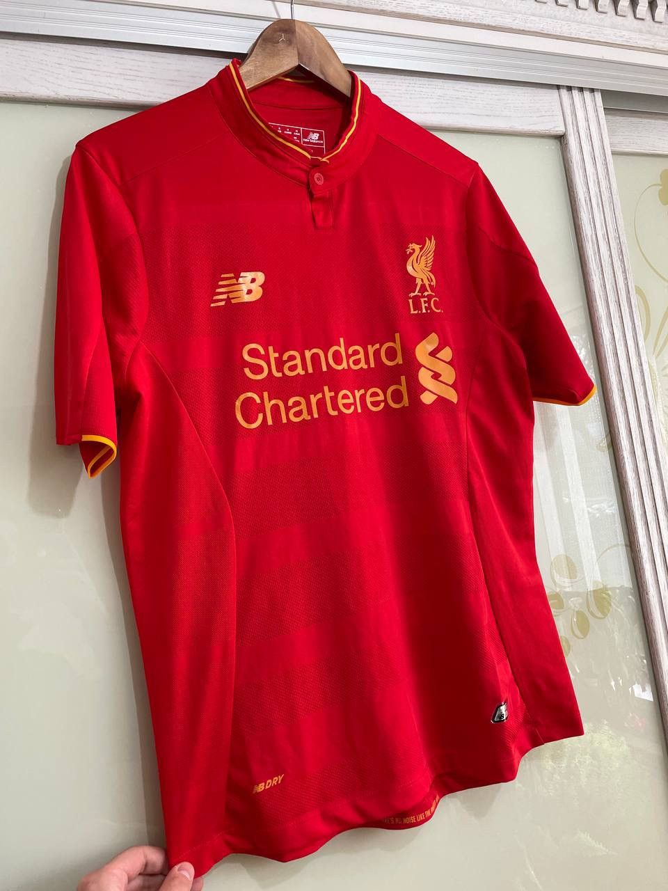 New Balance Liverpool 2016-2017 Home Soccer Jersey Football Shirt Kit Size US S / EU 44-46 / 1 - 2 Thumbnail
