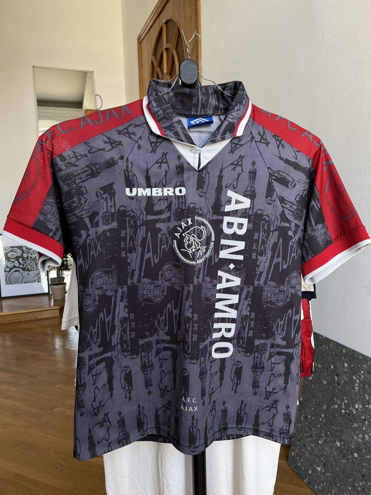 Maillot Vintage Umbro Ajax Amsterdam 1996/97 – Taille L – Rouge