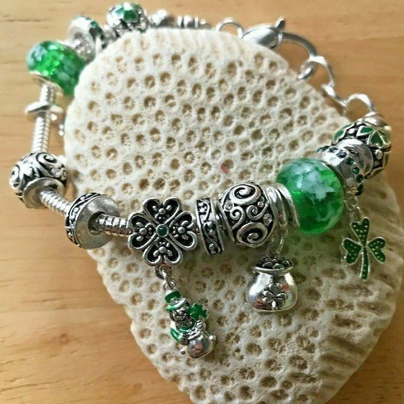 Handmade Shamrock Charm Bracelet Beaded Rainbow Pot of Gold Leprechau Size ONE SIZE - 3 Thumbnail