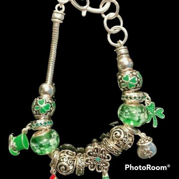 Handmade Shamrock Charm Bracelet Beaded Rainbow Pot of Gold Leprechau Size ONE SIZE - 9 Thumbnail
