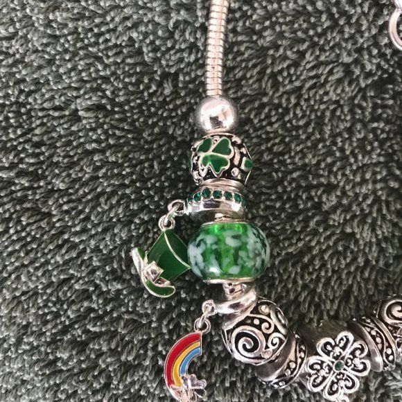 Handmade Shamrock Charm Bracelet Beaded Rainbow Pot of Gold Leprechau Size ONE SIZE - 11 Thumbnail