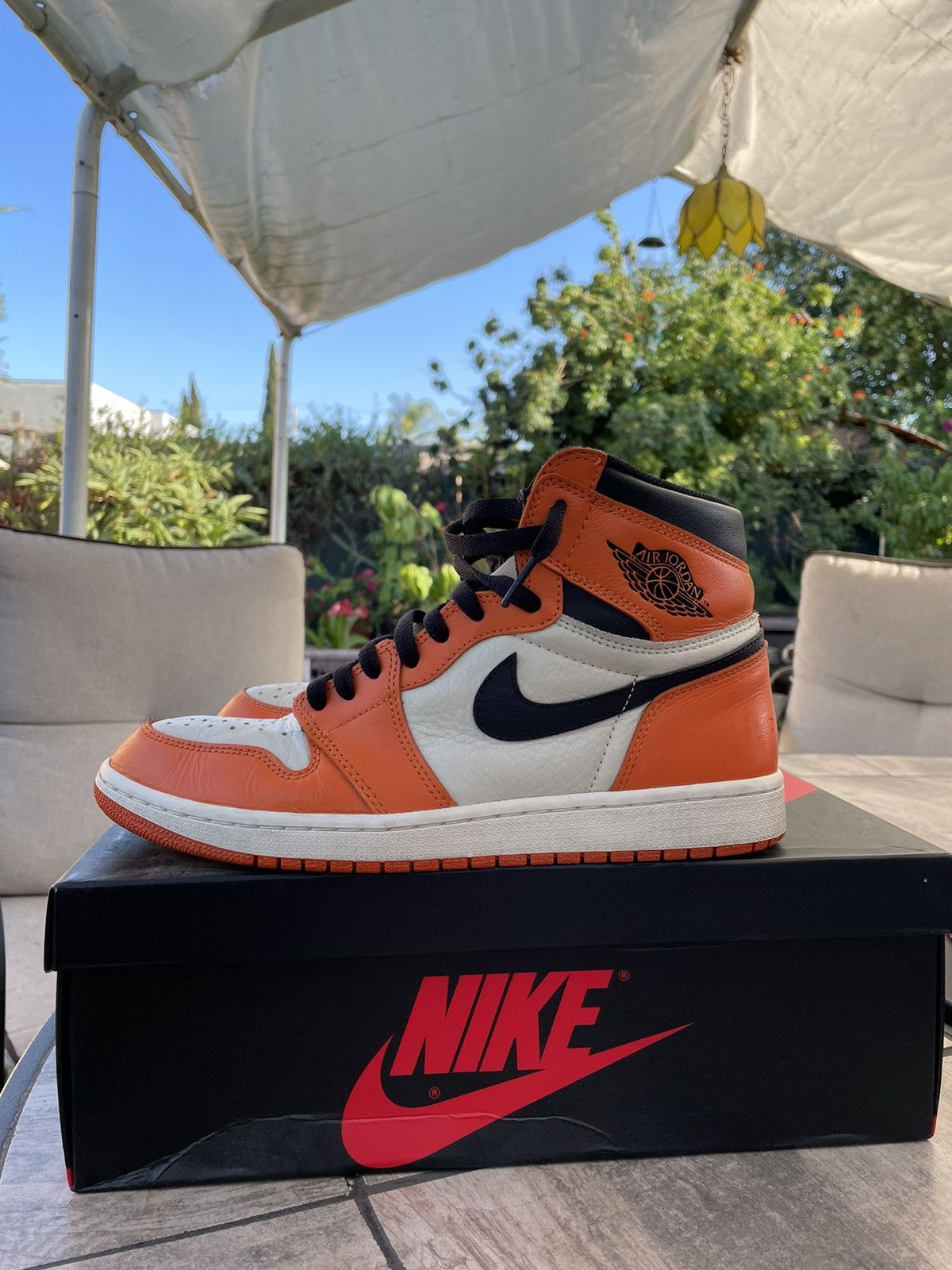 Jordan Brand Air Jordan 1 Retro High OG Shattered Backboard Away Reverse Size US 10 / EU 43 - 1 Thumbnail