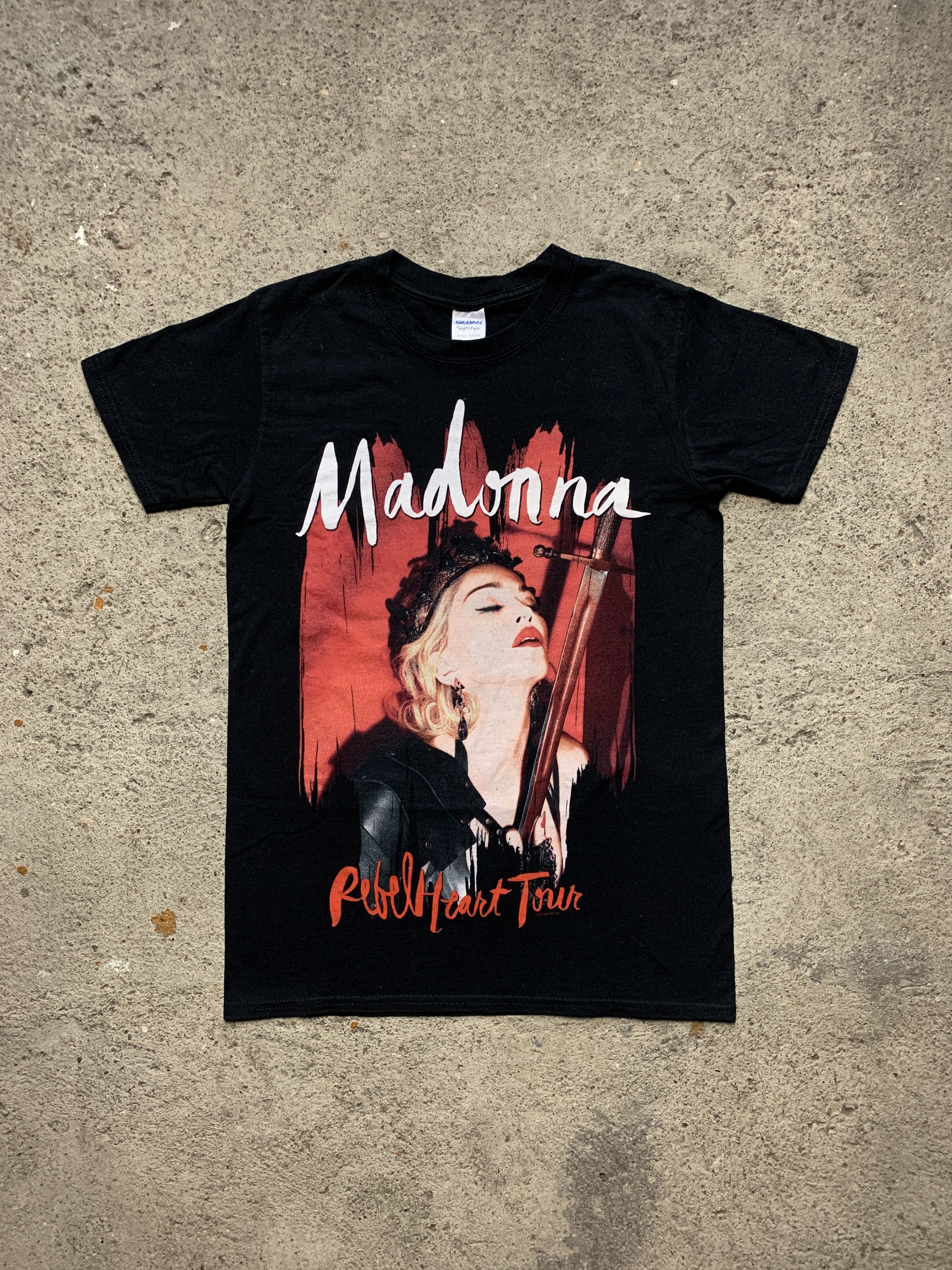 Band Tees Vintage Madonna Rebel Heart Tour 2015 T-shirt Size US S / EU 44-46 / 1 - 1 Thumbnail