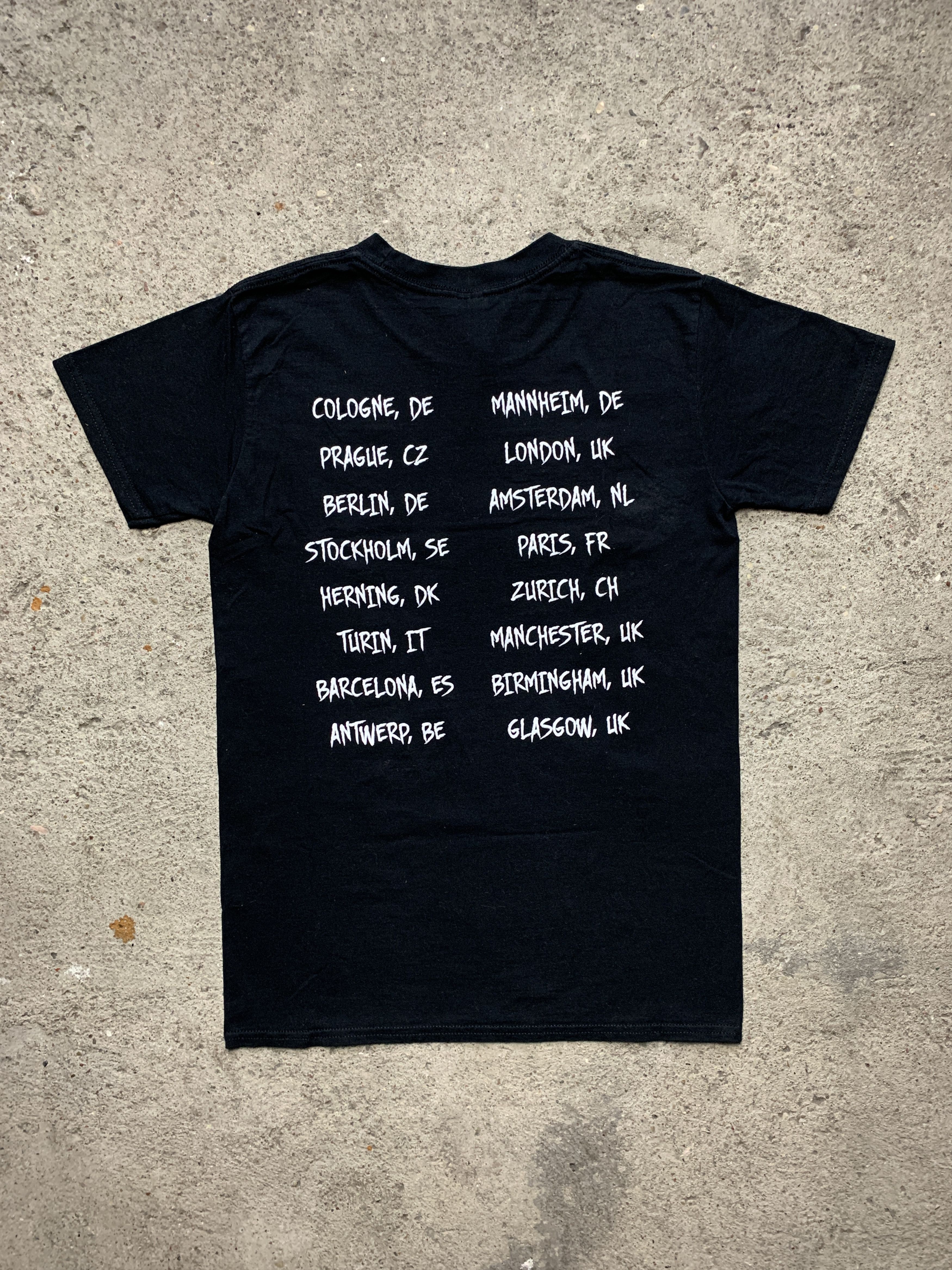 Band Tees Vintage Madonna Rebel Heart Tour 2015 T-shirt Size US S / EU 44-46 / 1 - 3 Thumbnail