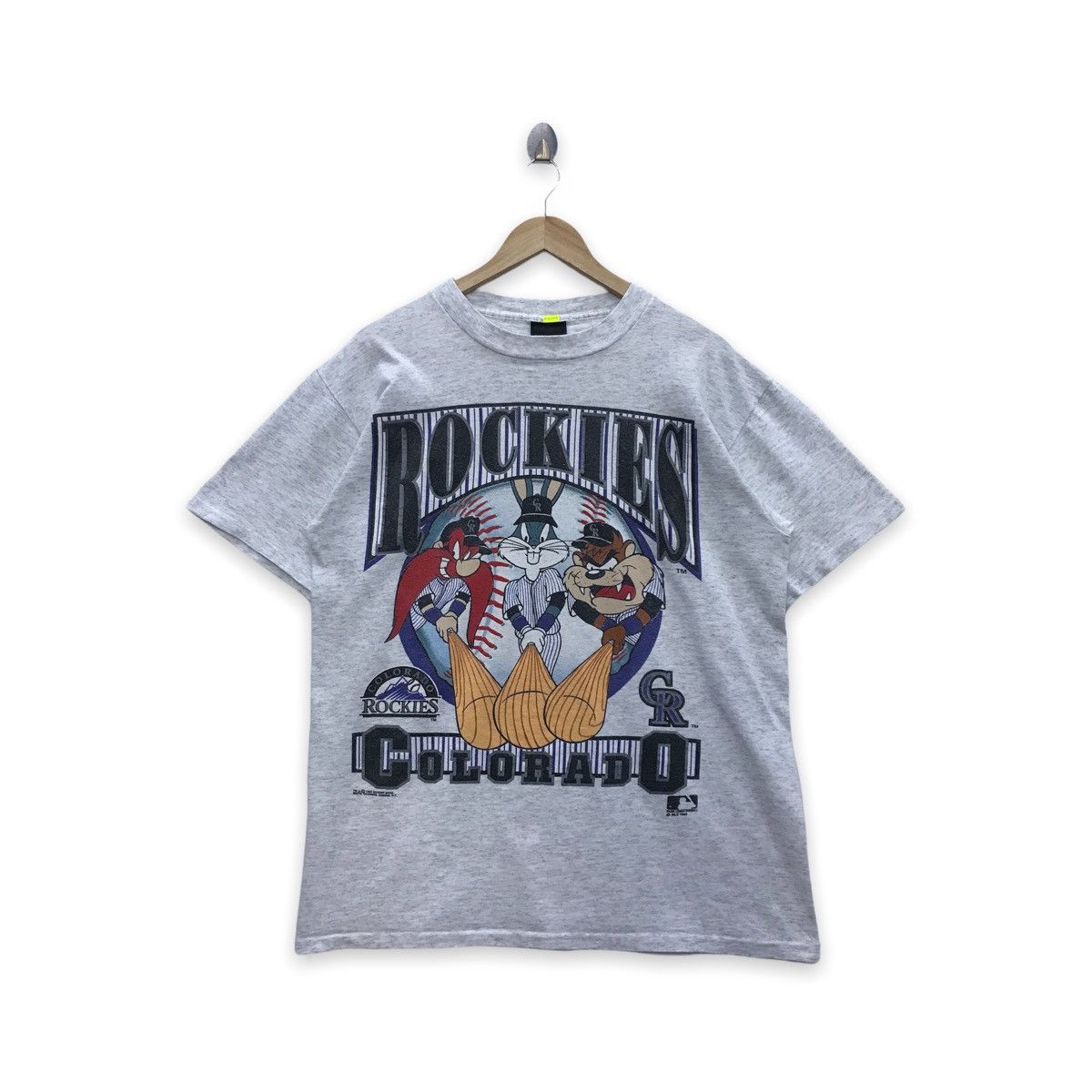 *Rare!! MLB Bugs Bunny And Friend x Colorado Rockies tee