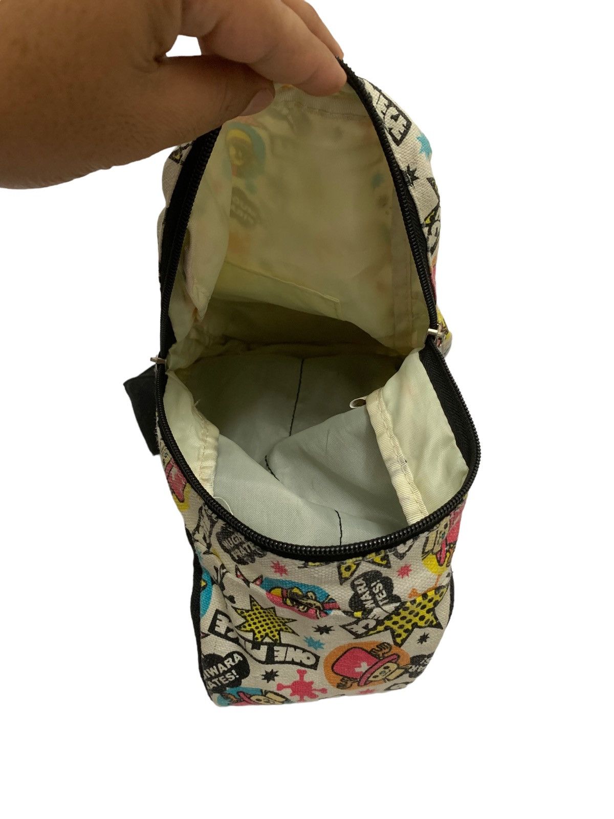 Beauty Beast × Cartoon Network × Japanese Brand 🇯🇵 Vintage One Piece Manga Anime BodyBag Size ONE SIZE - 9 Thumbnail
