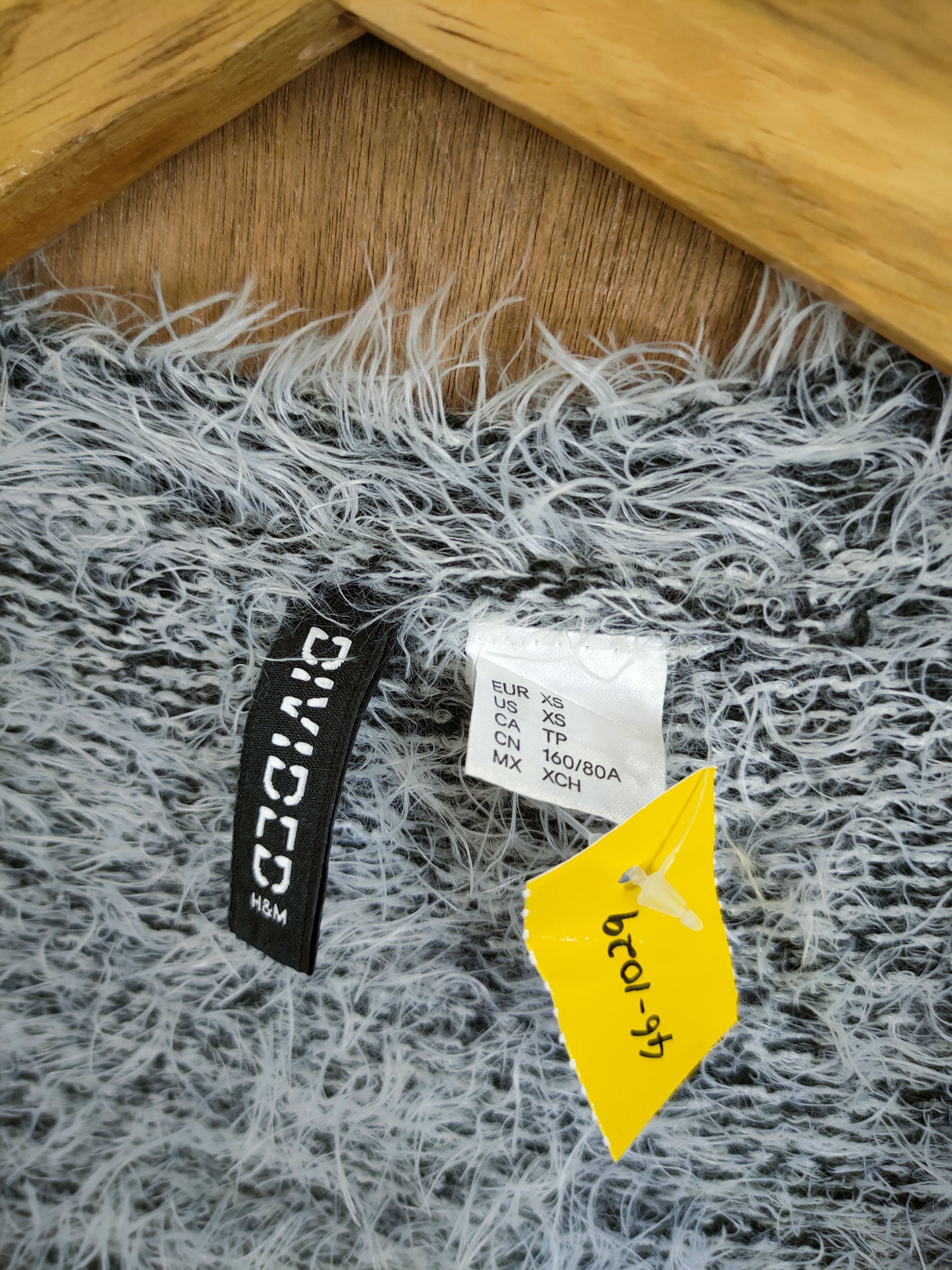 Japanese Brand D Divided mohair shag shaggy soft fur cardigan #46-1029 Size S / US 4 / IT 40 - 5 Thumbnail