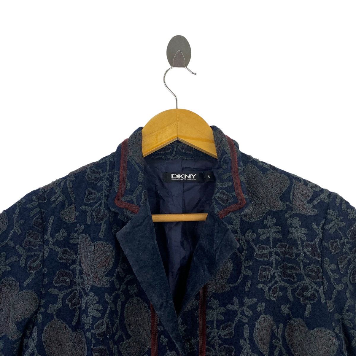 Donna Karan DONNA KARAN New York DKNY Flower Embroid Overprint Blazer Size S / US 4 / IT 40 - 2 Thumbnail