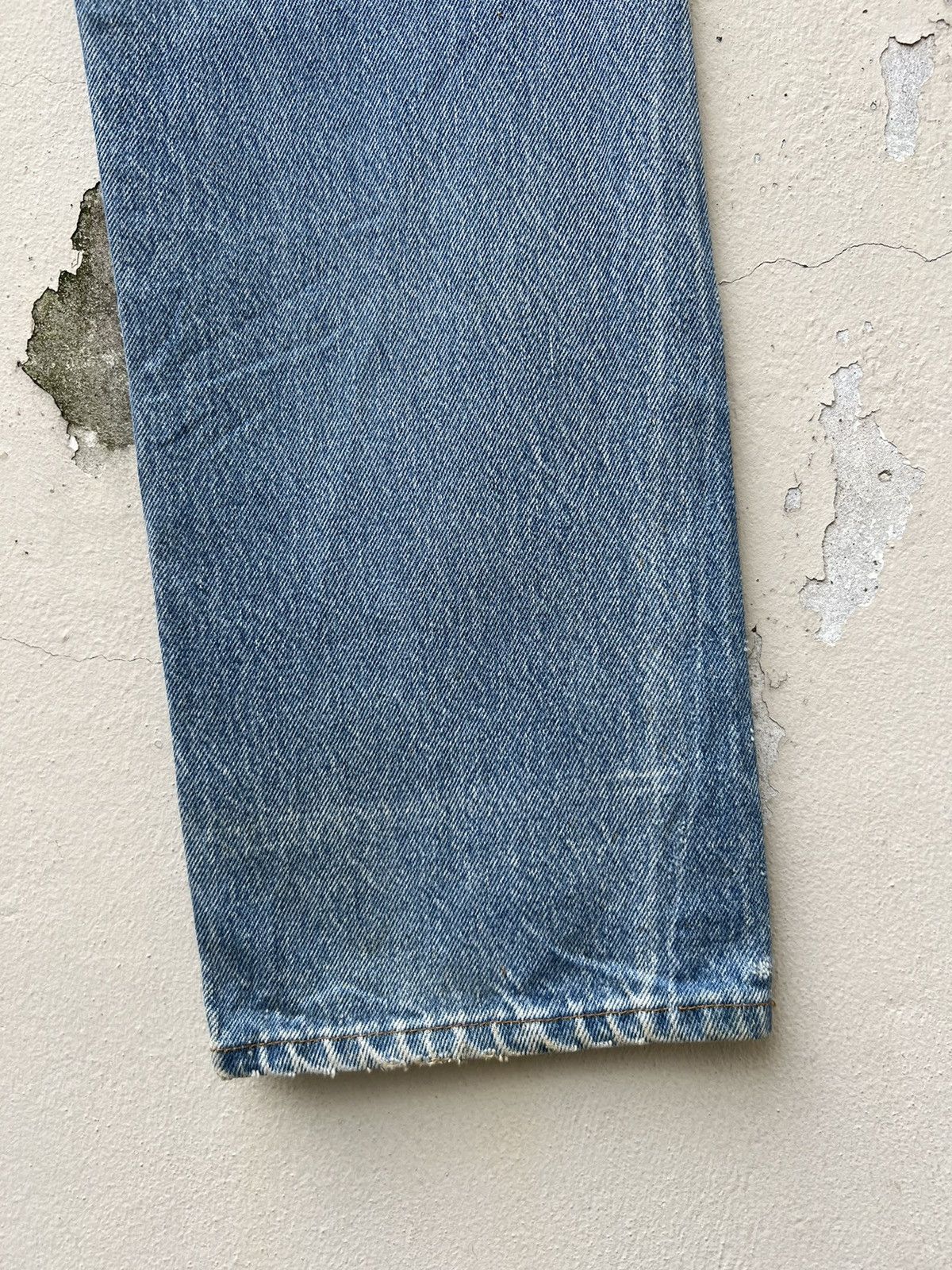 Levi's Vintage 80s Levi’s 501 Sun Faded Blue Denim Jeans Size US 30 / EU 46 - 23 Thumbnail