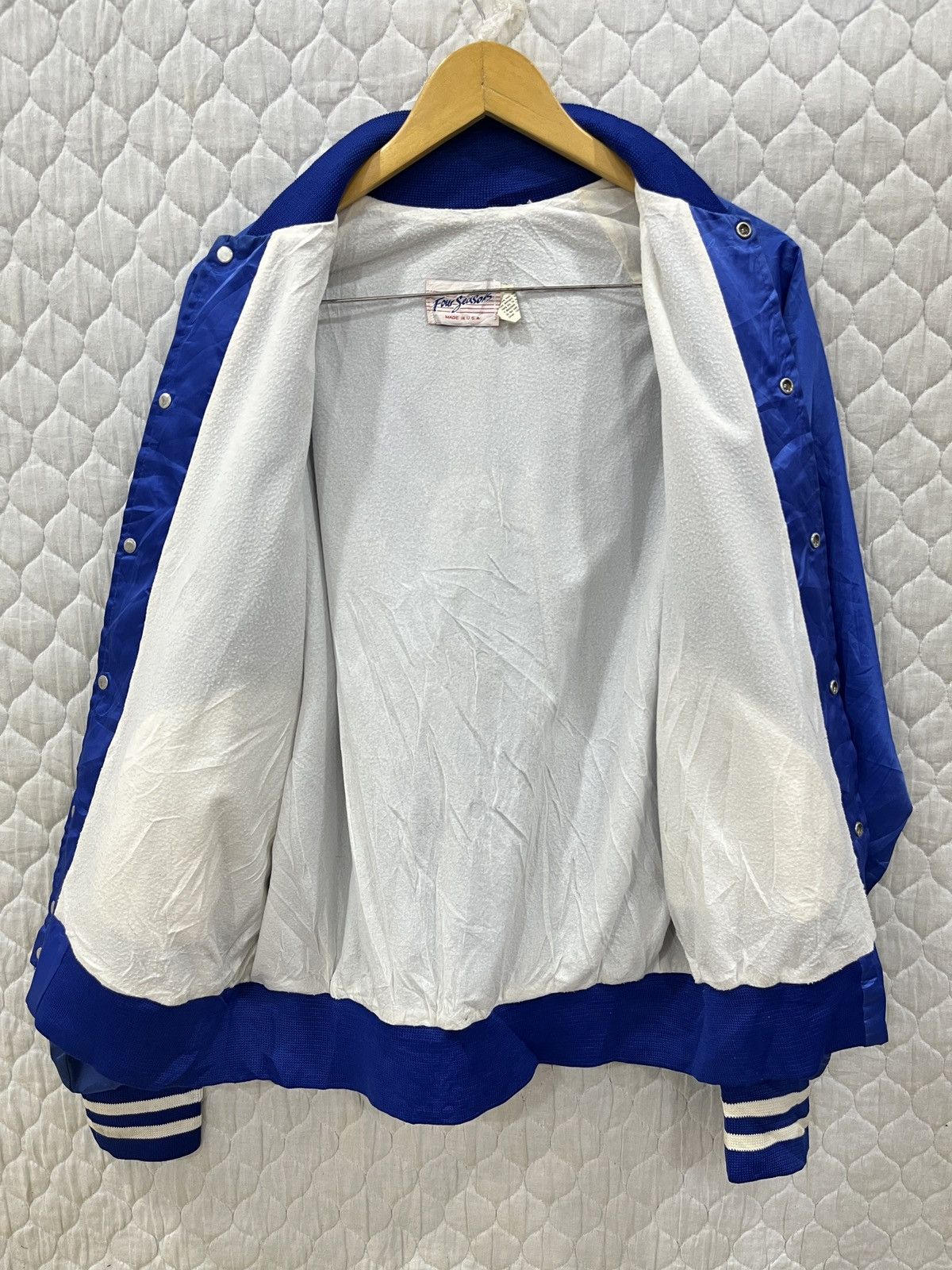 Vintage (Ppp). VINTAGE FOUR SEASONS VARSITY JACKET Size US L / EU 52-54 / 3 - 8 Thumbnail