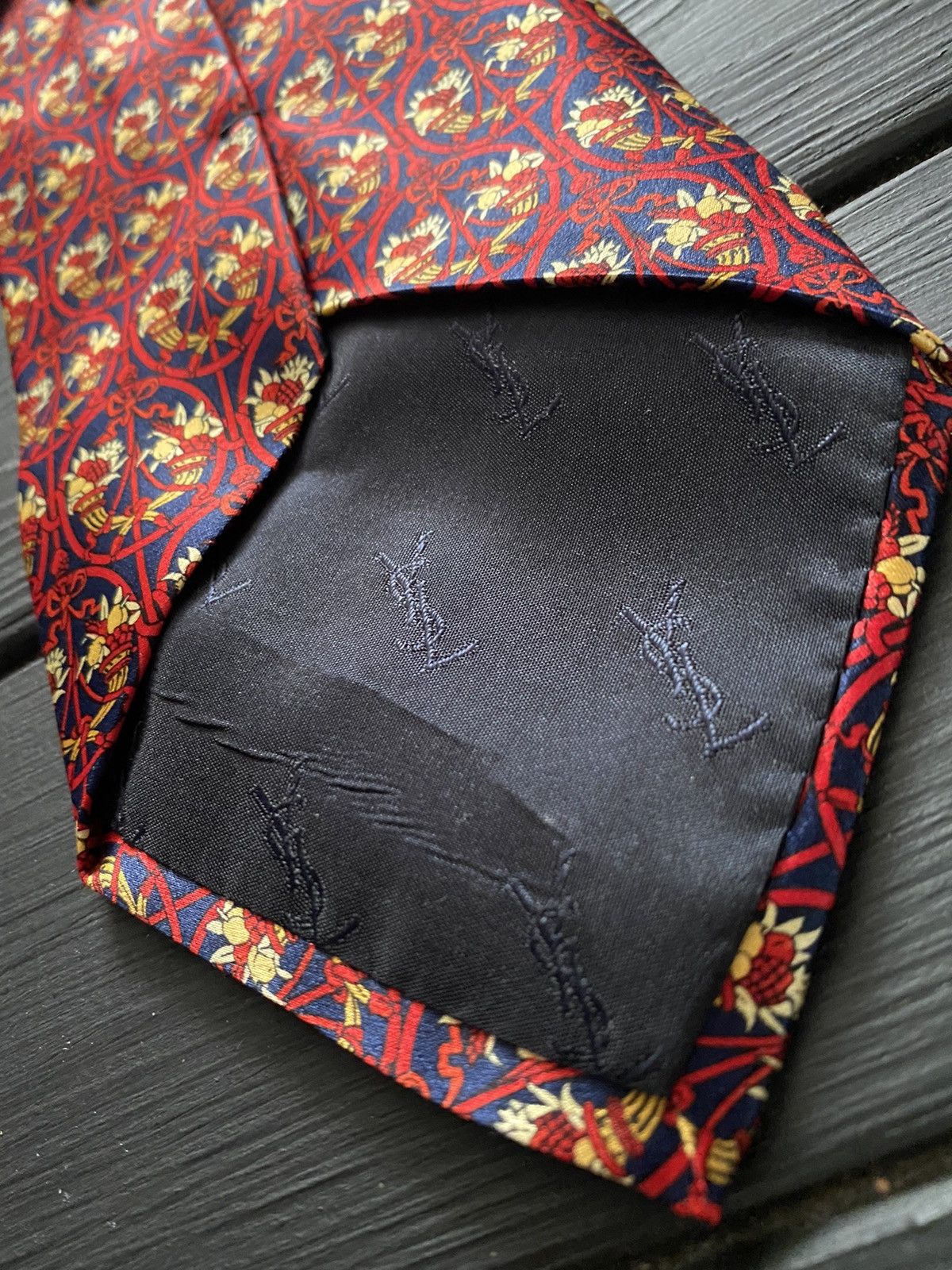 Yves Saint Laurent Rare Luxury Yves Saint Laurent Tie Size ONE SIZE - 7 Thumbnail