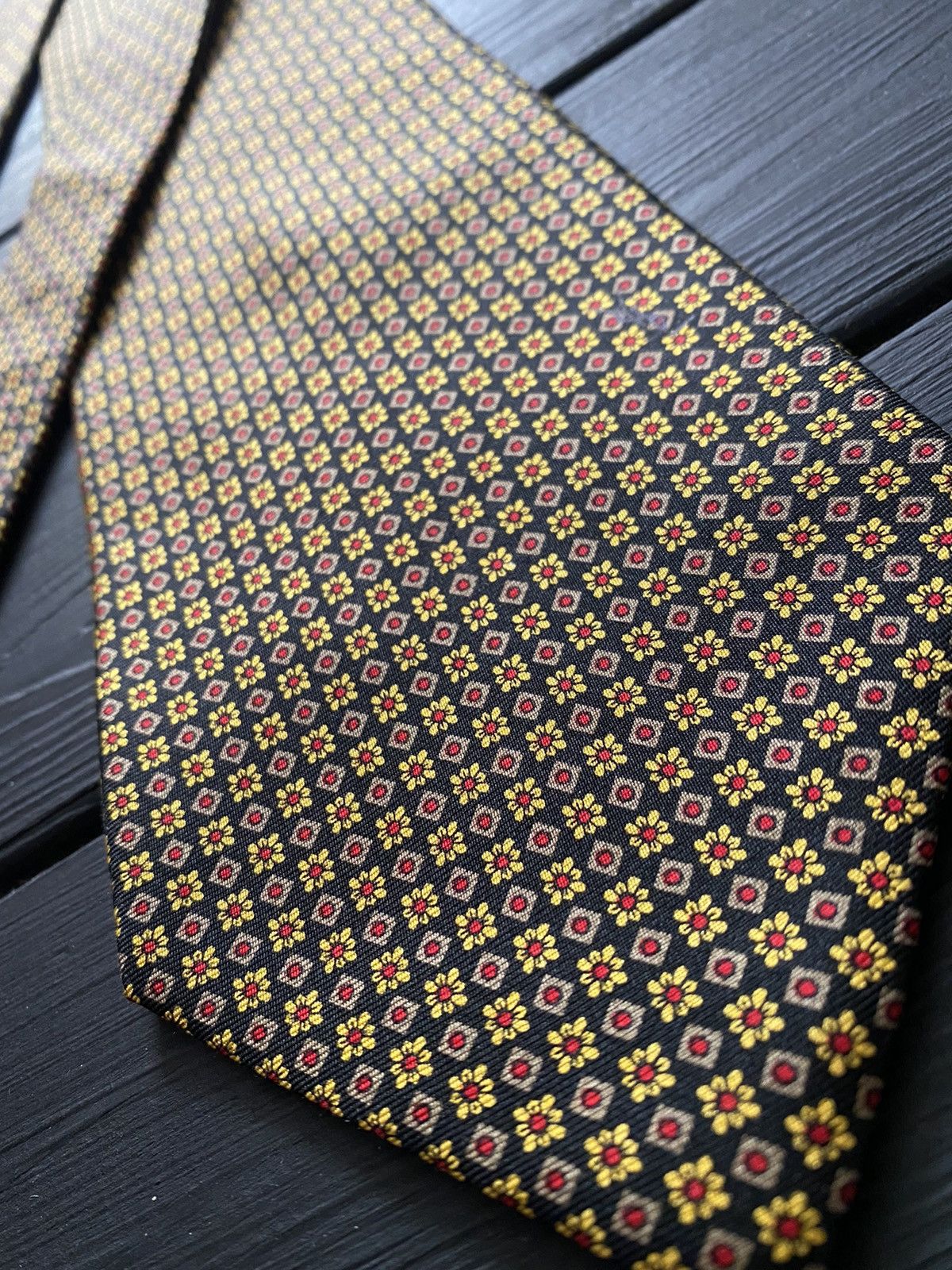 Yves Saint Laurent Rare Luxury Yves Saint Laurent Tie Size ONE SIZE - 5 Thumbnail