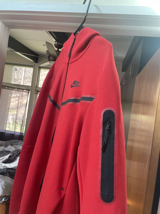mens red nike tech fleece