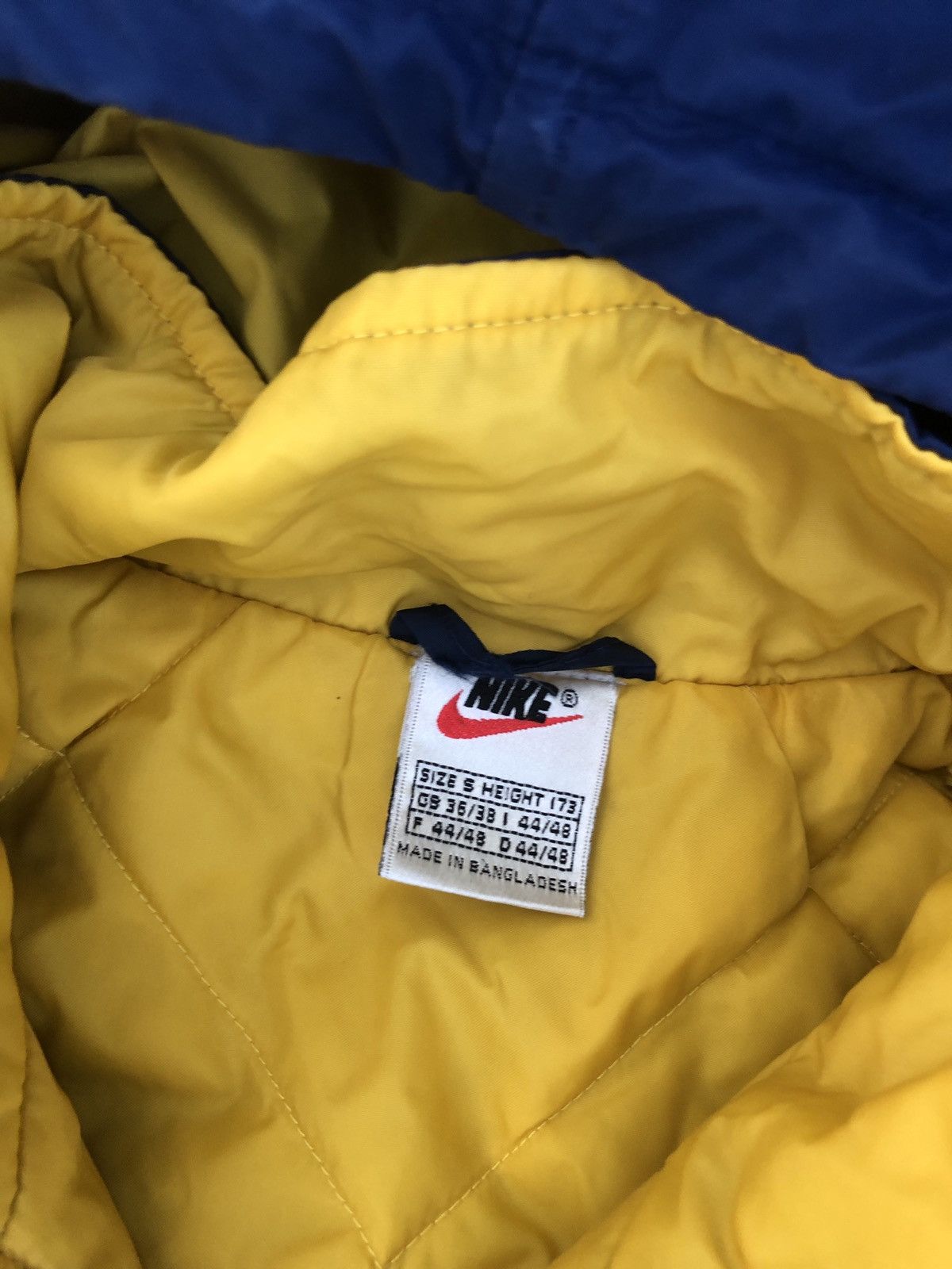 Nike × Vintage Vintage Y2K Nike Big Swoosh Light Puffer Jacket Gorpcore Size US S / EU 44-46 / 1 - 7 Thumbnail