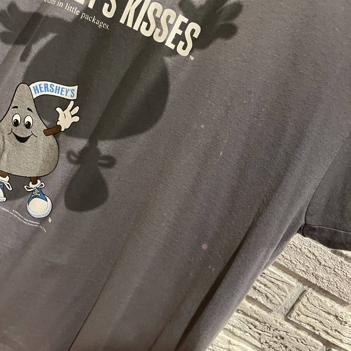 Vintage Vintage 1995 Hersey Chocolate T Shirt Size US XXL / EU 58 / 5 - 5 Thumbnail