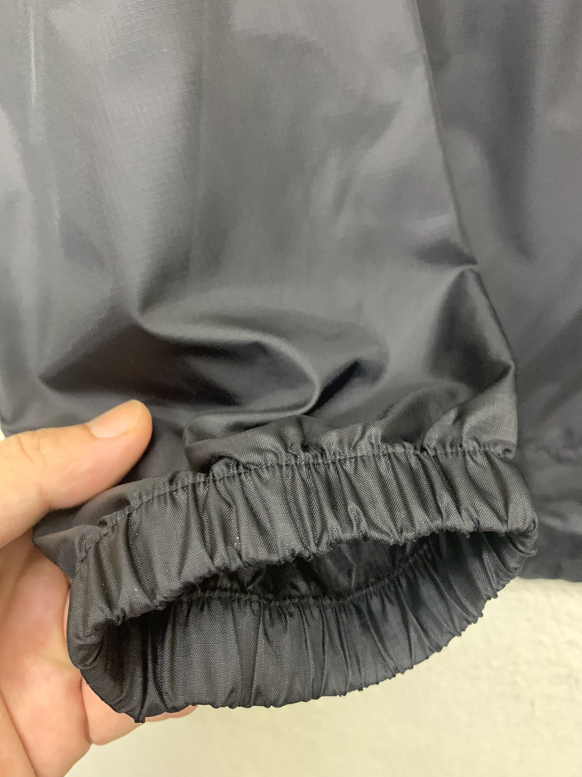 Uniqlo Uniqlo Packable Jacket / Windbreaker Running / Hiking Size US M / EU 48-50 / 2 - 3 Thumbnail