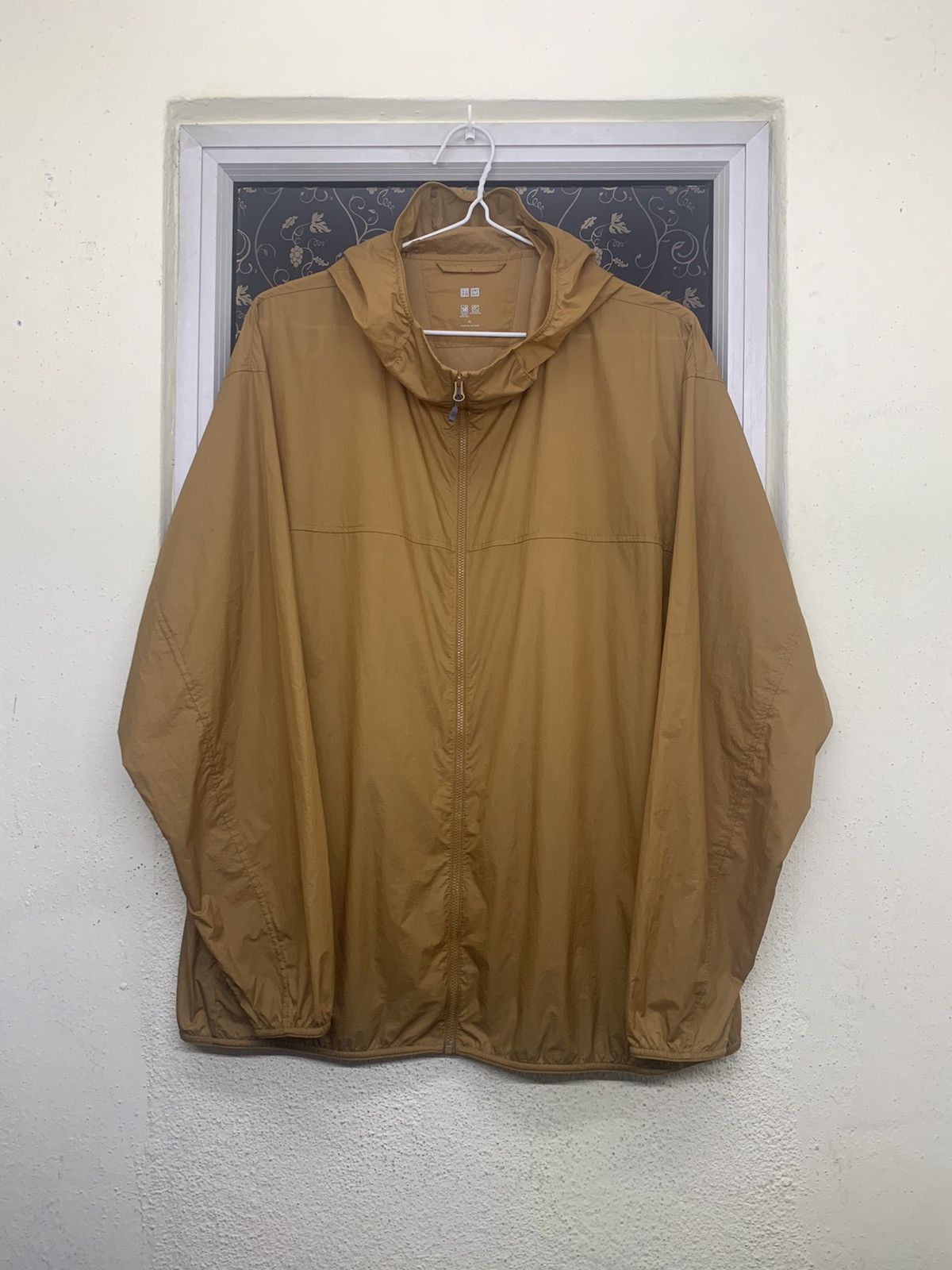 Uniqlo Uniqlo Light Jacket Running / Outdoor / Hiking Size US XL / EU 56 / 4 - 1 Thumbnail