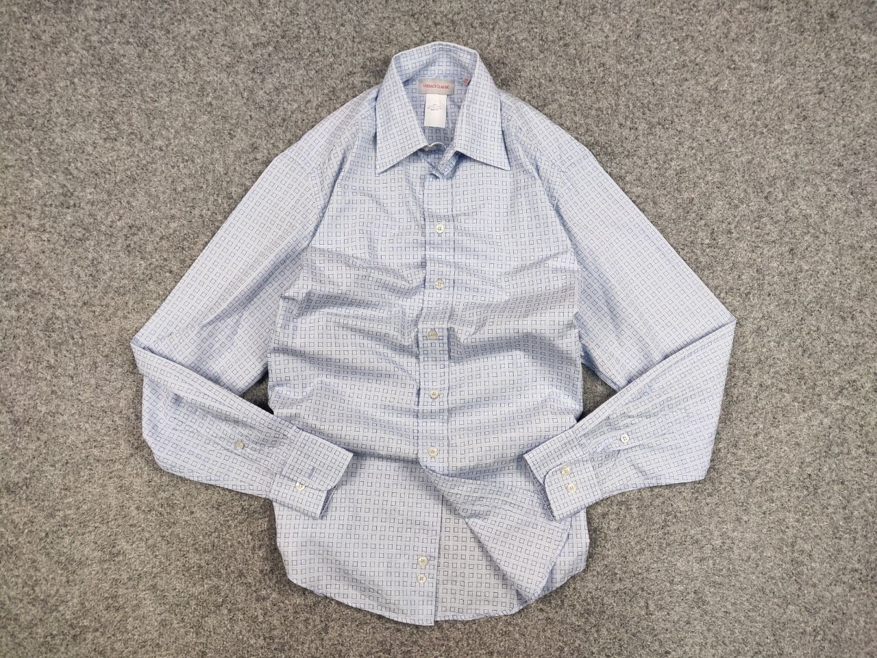 Versace Vintage Versace Classic Men's Light Blue Buttons Shirt Size US M / EU 48-50 / 2 - 15 Thumbnail