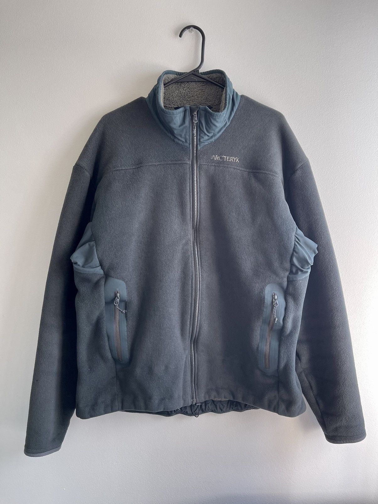 image of Arcteryx x Vintage Arc’Teryx Maverick Sv 2004 Polartec Fleece Jacket in Cinder, Men's (Size XL)